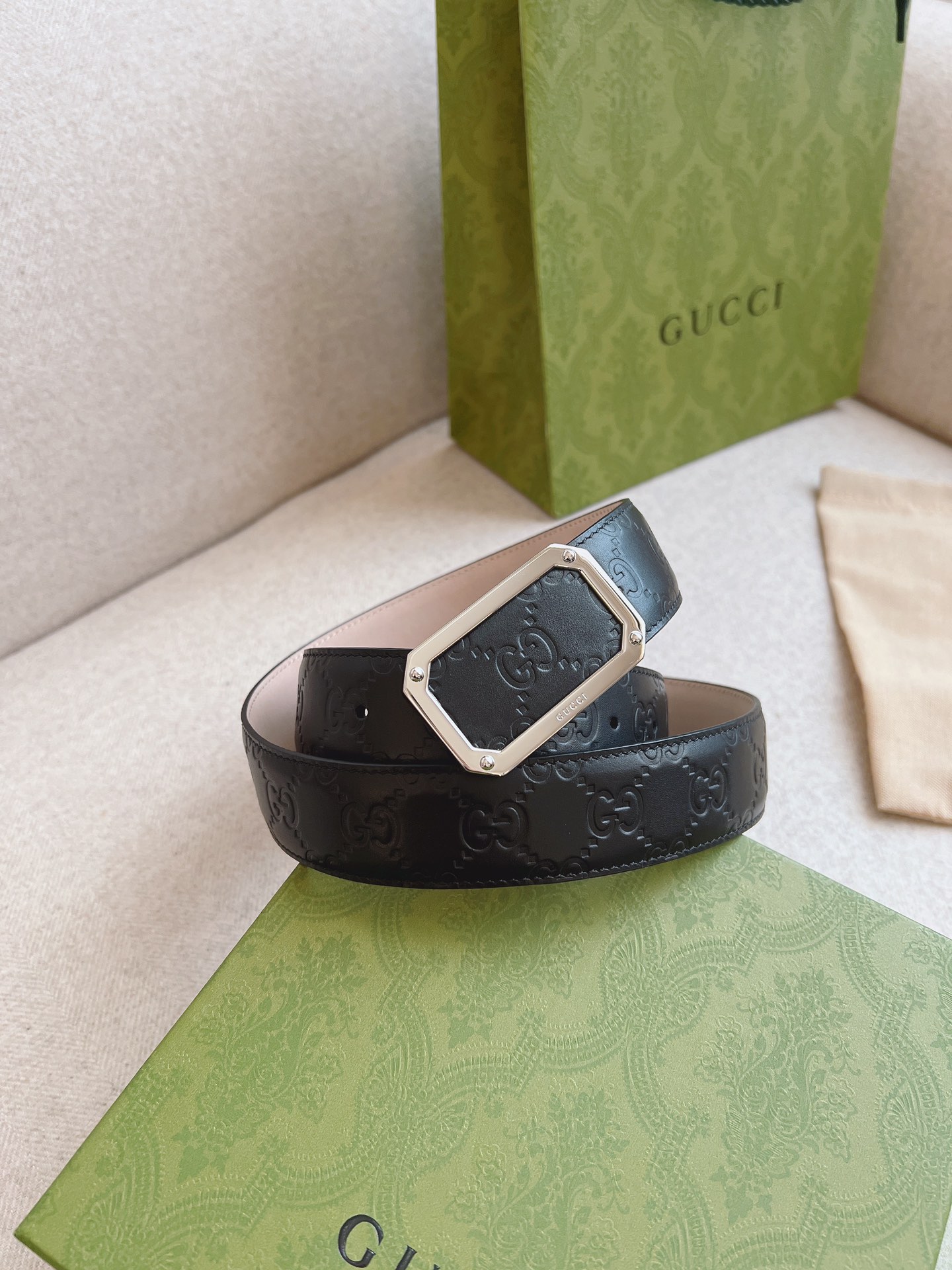 Gucci Leather Belt S-m