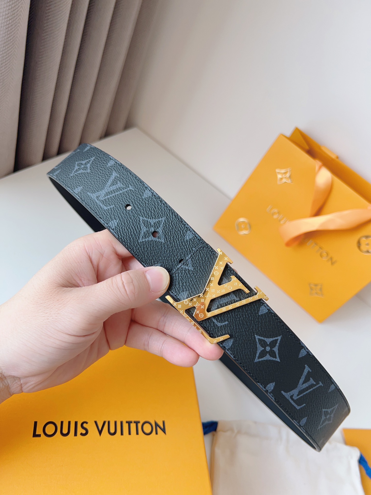 Louis Vuitton Basic Belt 40mm-l