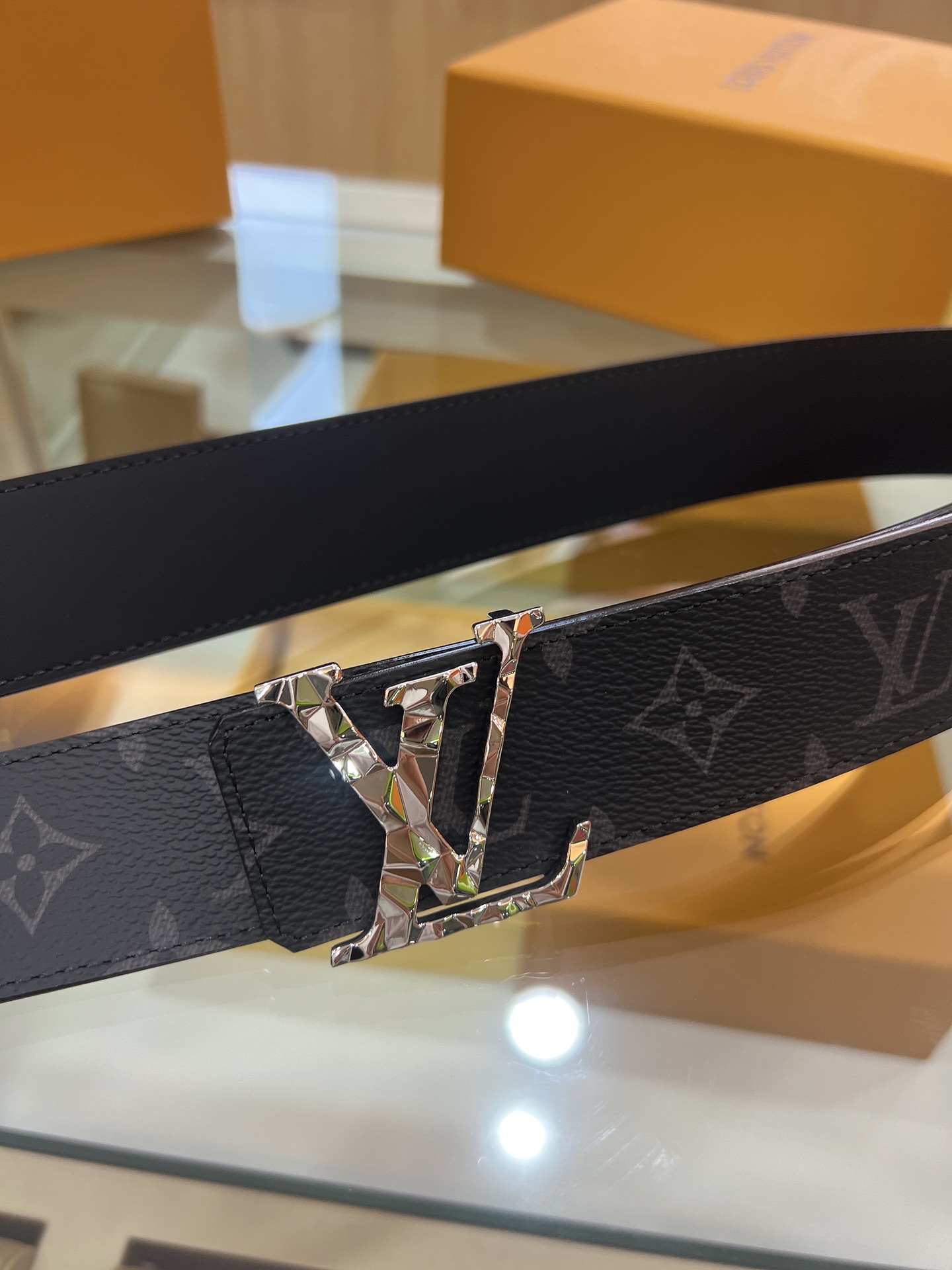 Louis Vuitton Male Basic Belt M-l