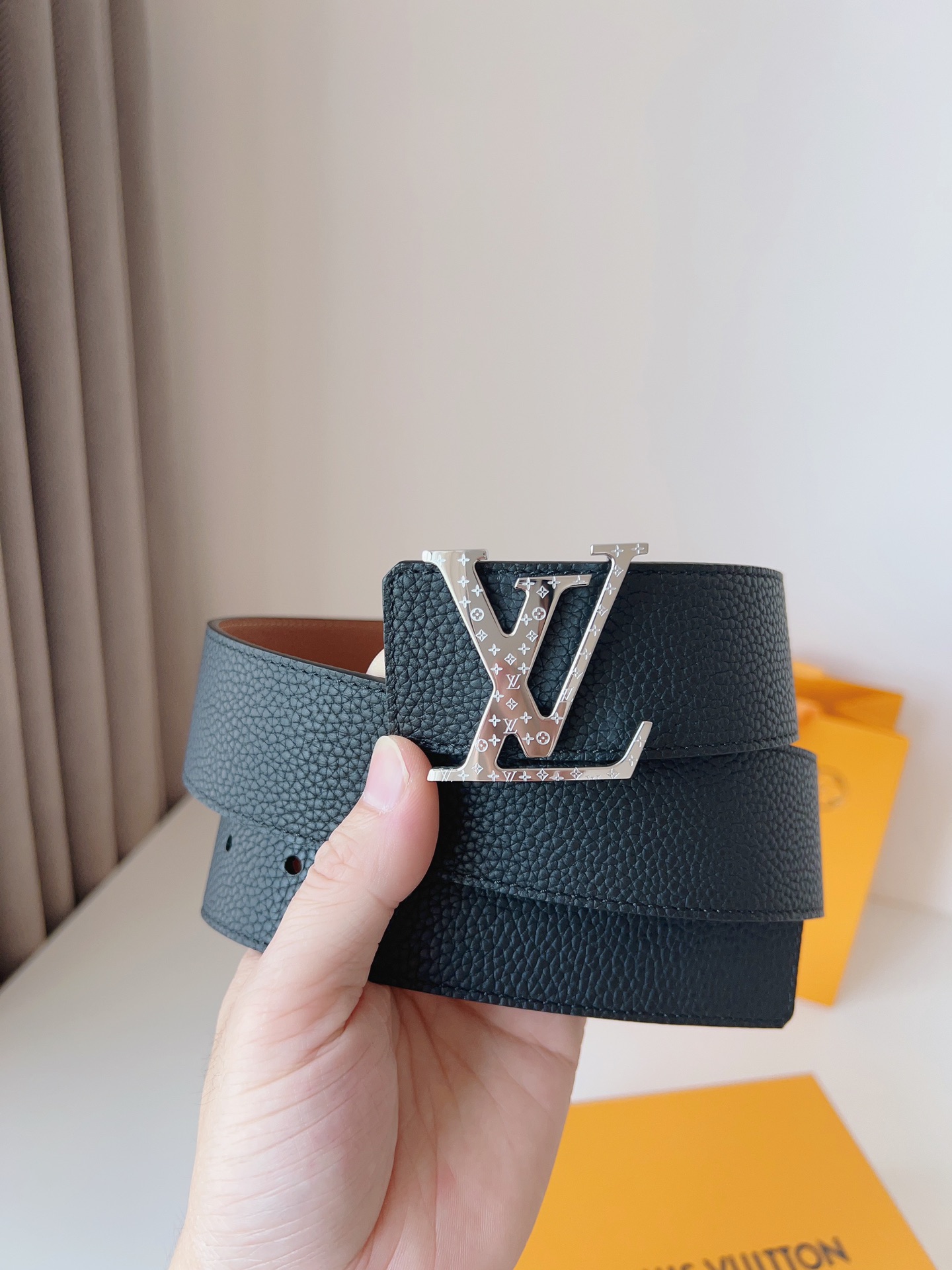 Louis Vuitton Male Basic Belt Cow Leather S-m-l