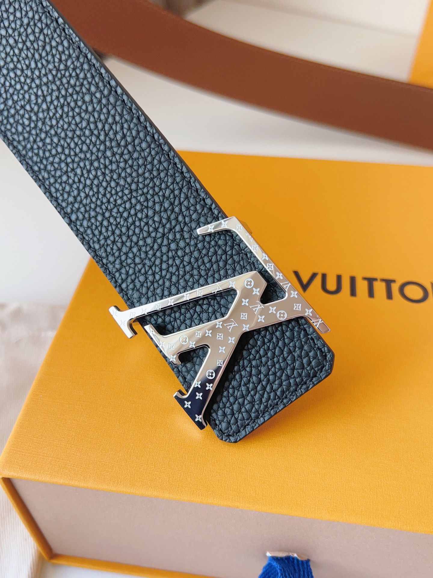 Louis Vuitton Male Basic Belt Cow Leather S-m-l