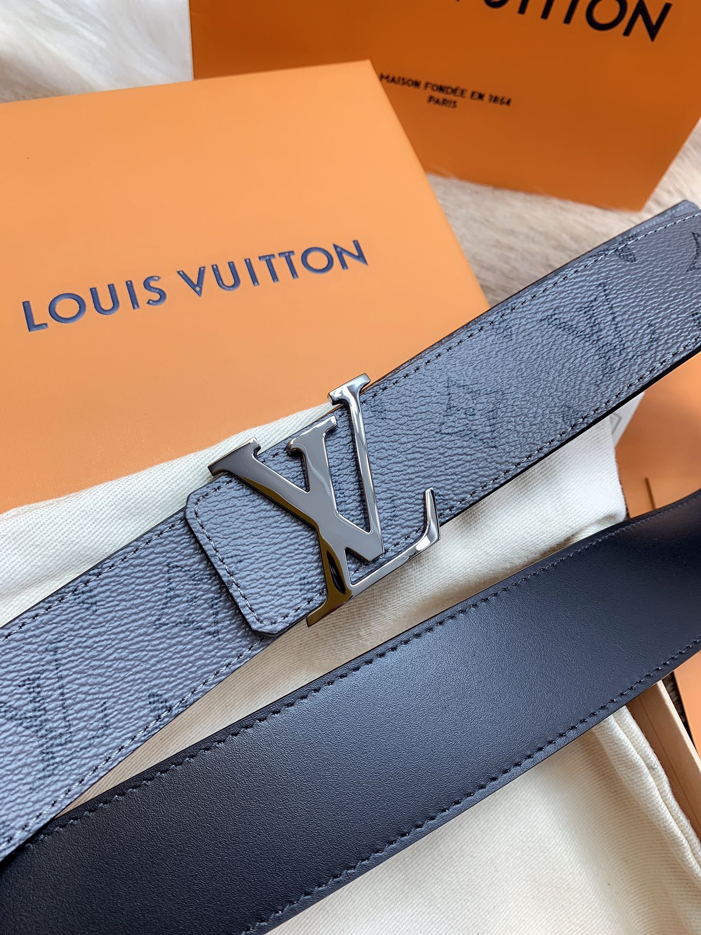 Louis Vuitton Male Basic Belt M-l