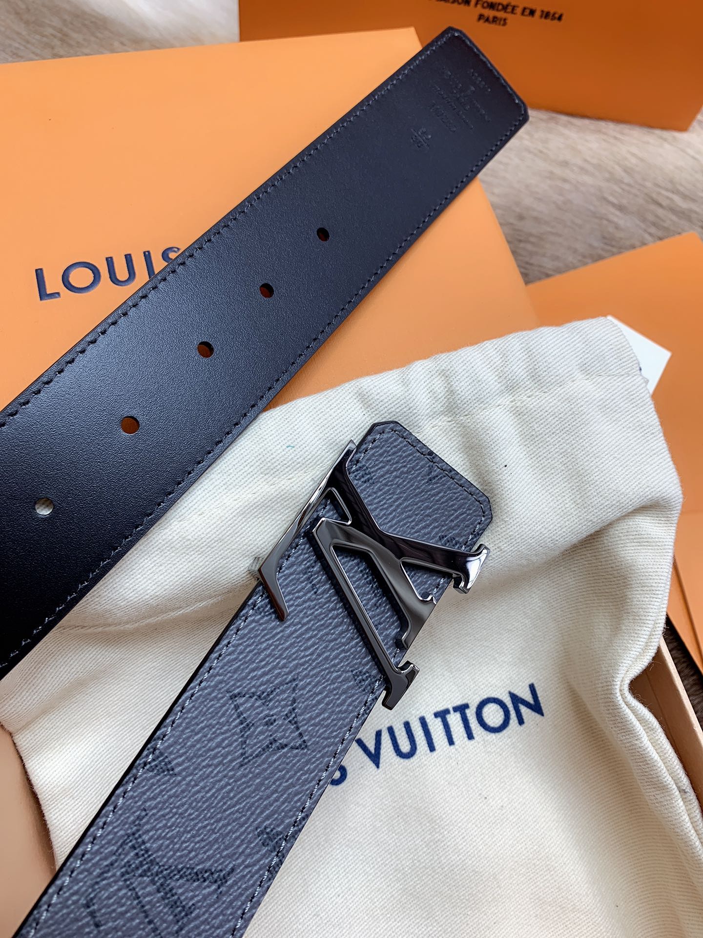 Louis Vuitton Male Basic Belt M-l