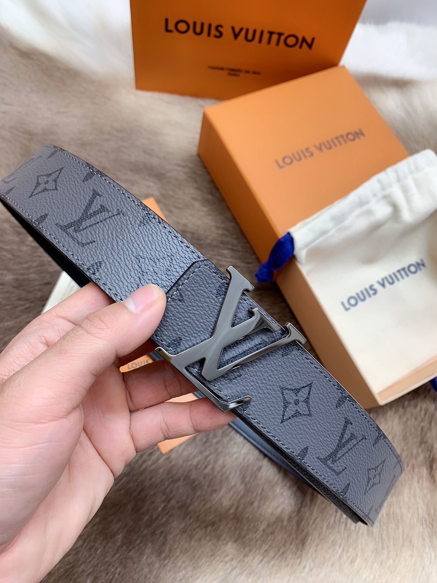 Louis Vuitton Male Basic Belt M-l