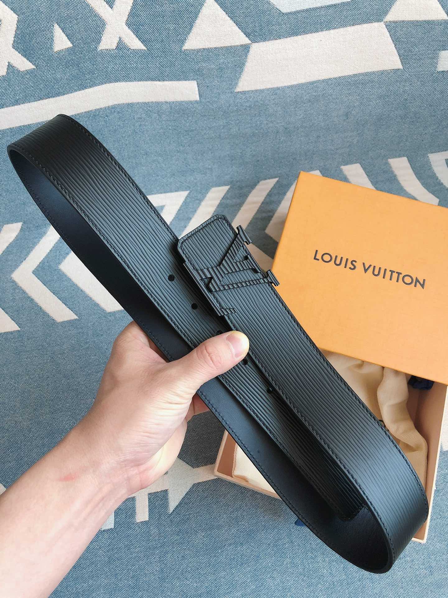 Louis Vuitton Leather Belt 40mm-l