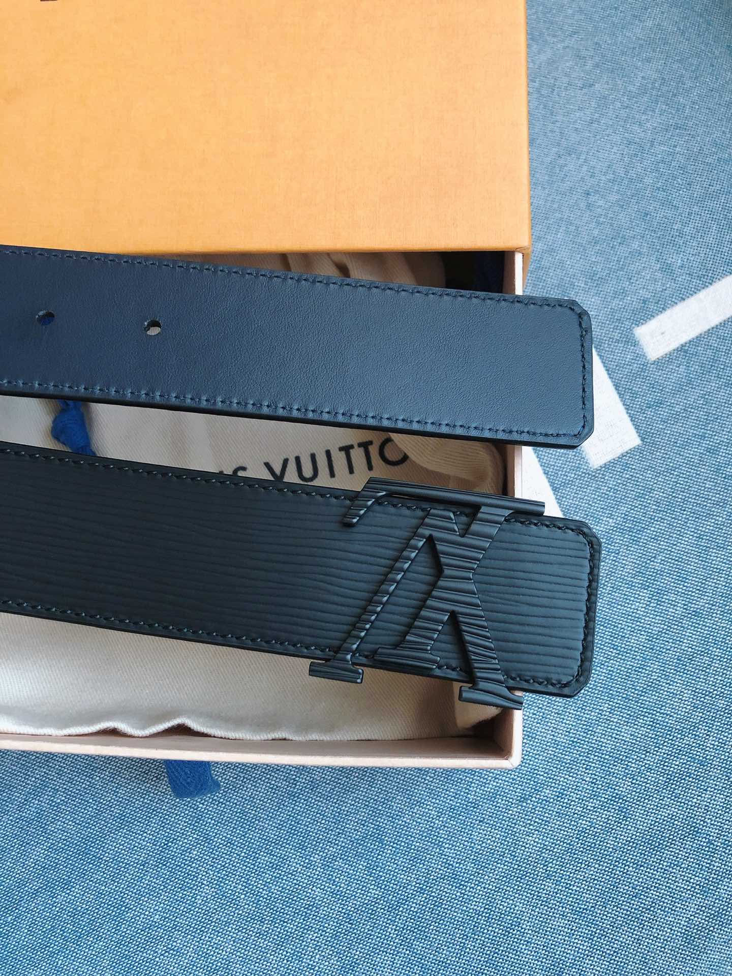 Louis Vuitton Leather Belt 40mm-l