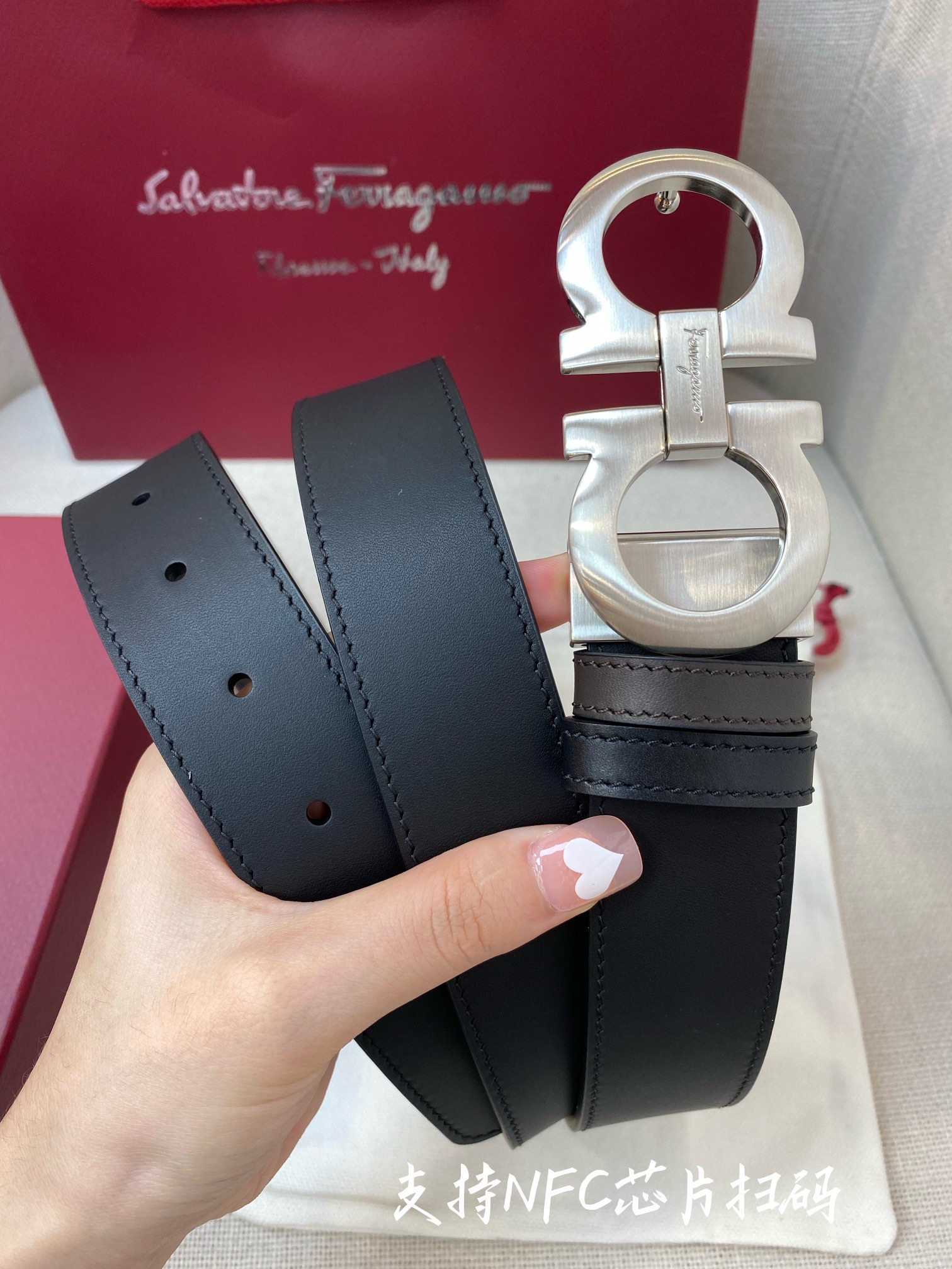 Salvatore Ferragamo Male Leather Belt M