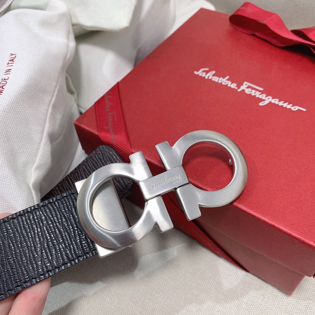 Salvatore Ferragamo Leather Belt M