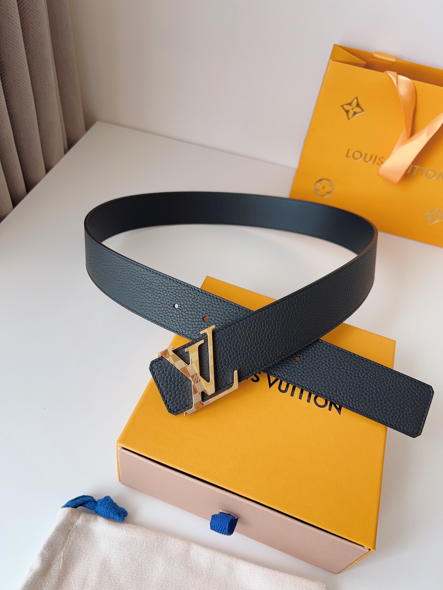 Louis Vuitton Male Basic Belt Cow Leather S-m-l