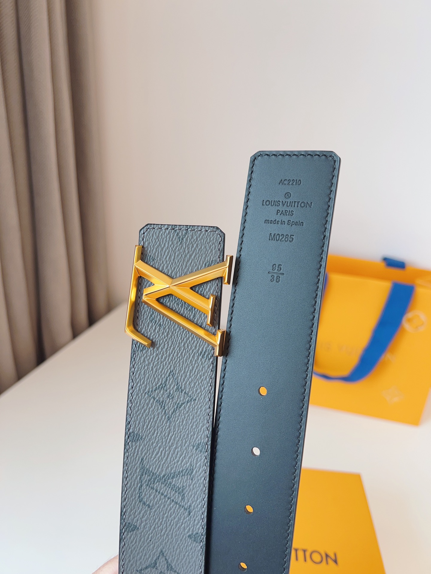 Louis Vuitton Male Basic Belt 40mm-l