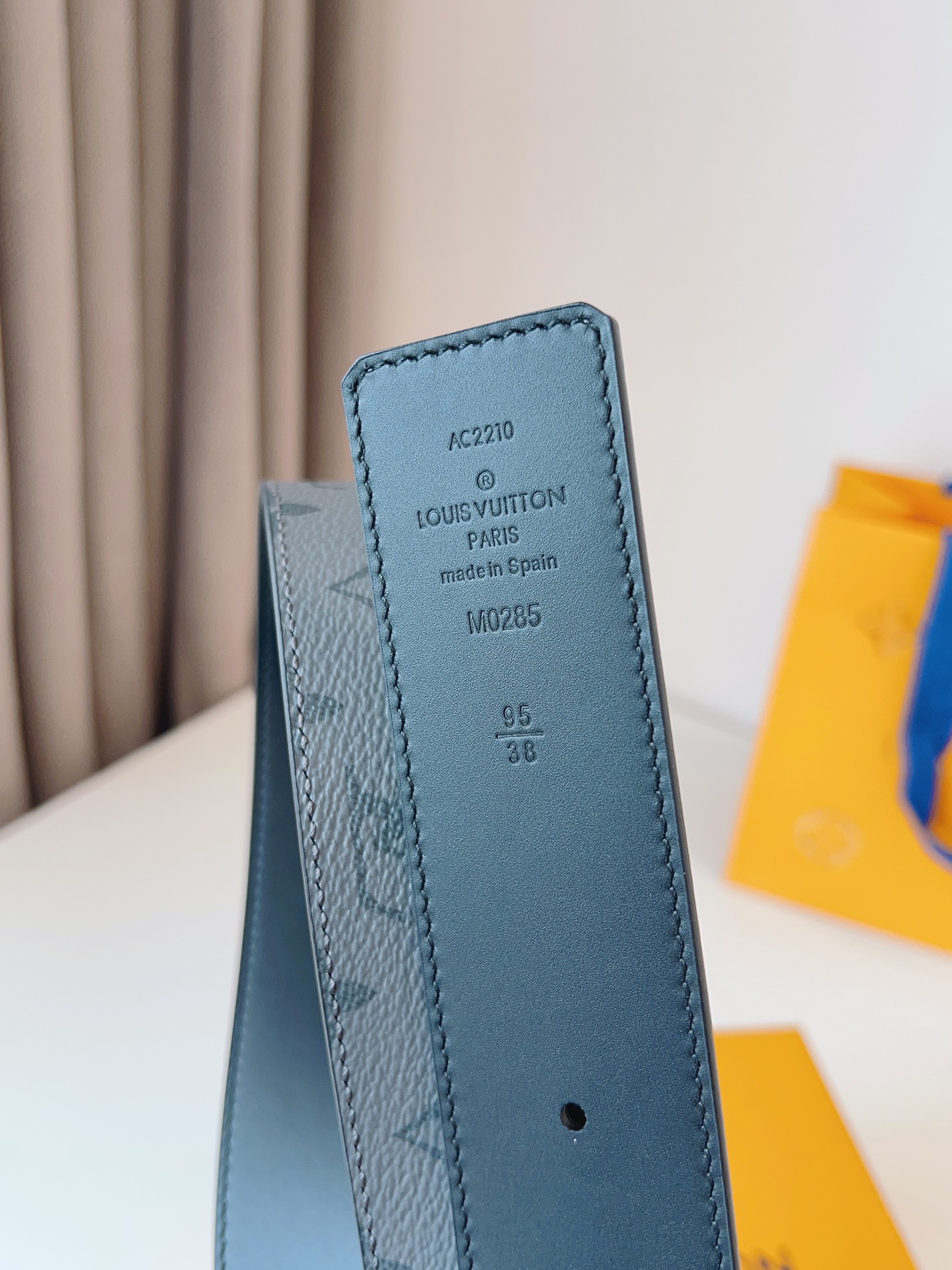 Louis Vuitton Male Basic Belt 40mm-l