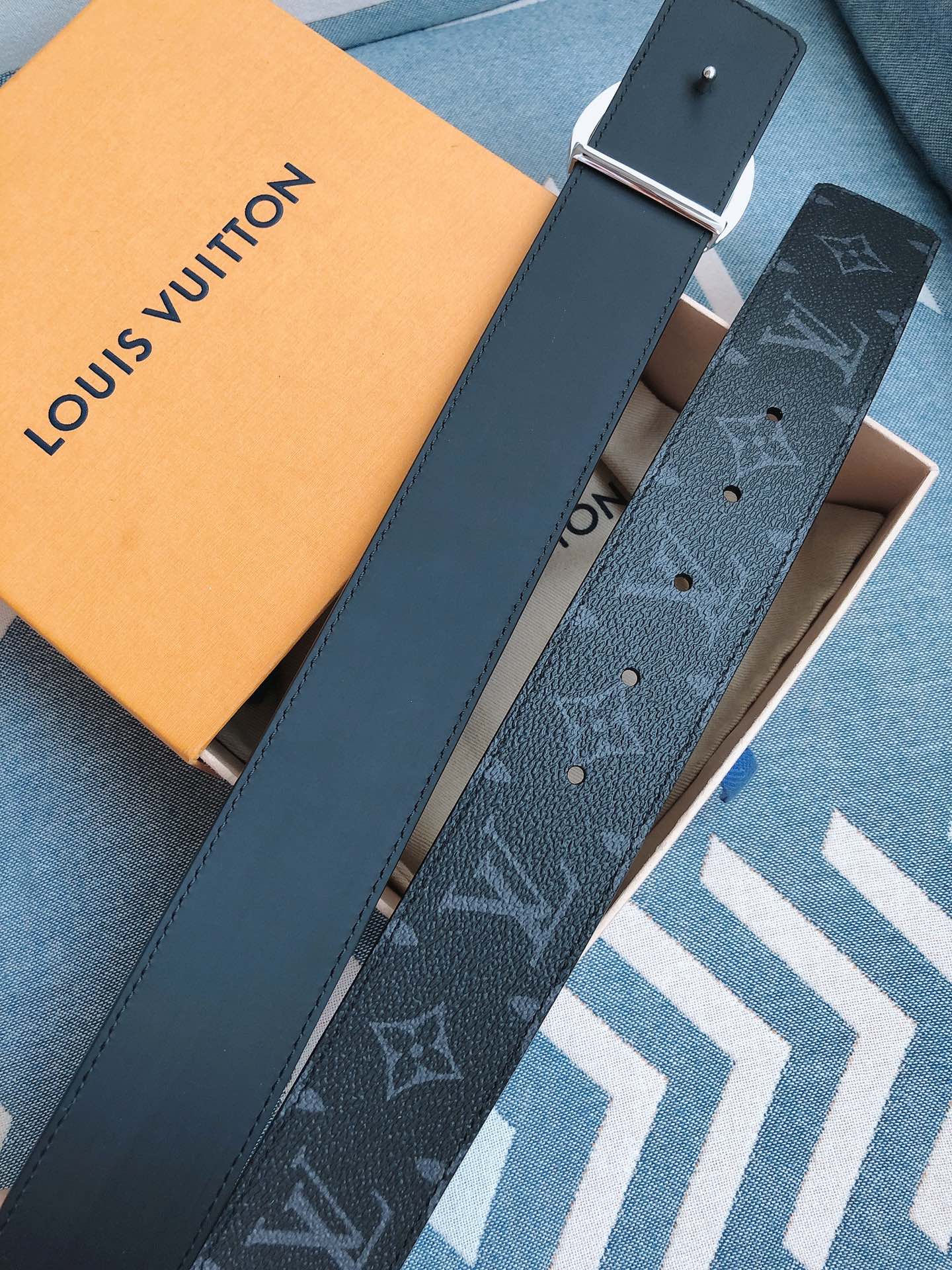 Louis Vuitton Male Leather Belt M-l
