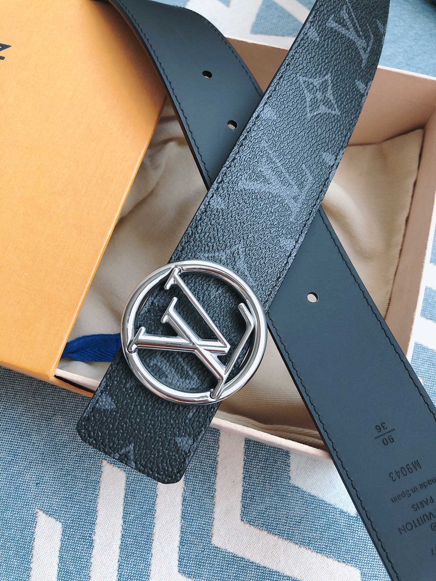 Louis Vuitton Male Leather Belt M-l