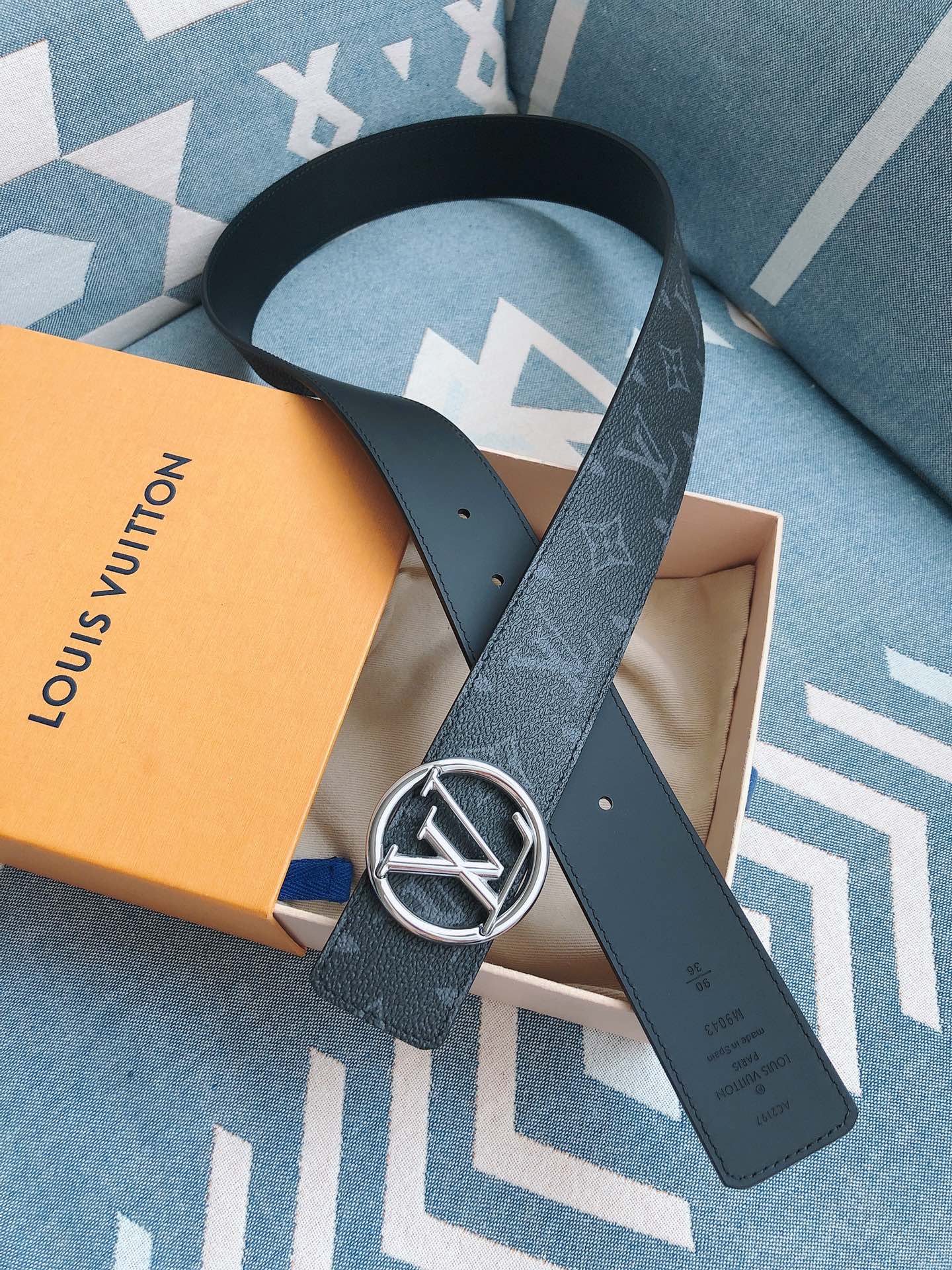 Louis Vuitton Male Leather Belt M-l