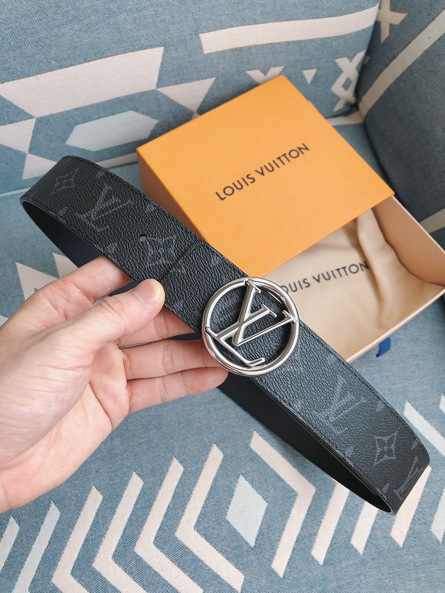 Louis Vuitton Male Leather Belt M-l