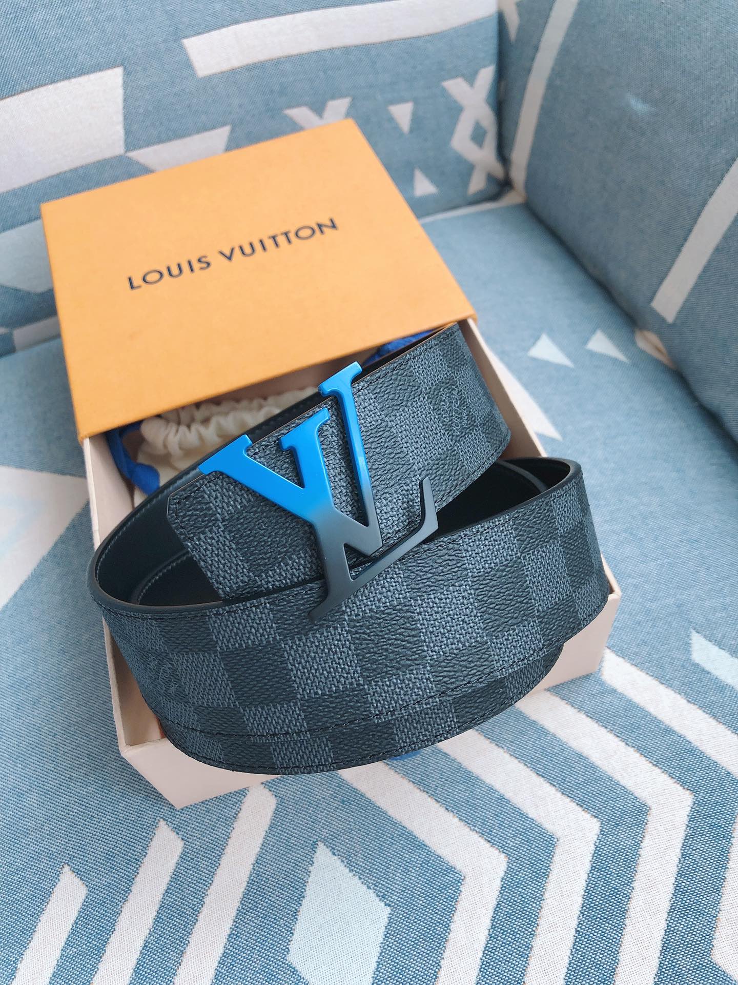 Louis Vuitton Male Leather Belt M-l