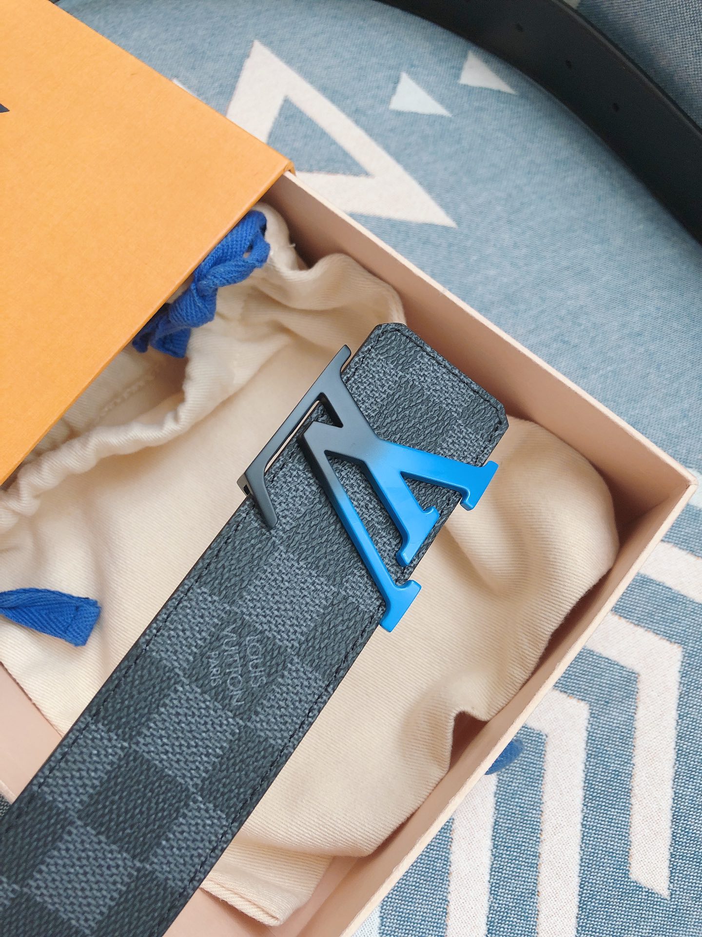 Louis Vuitton Male Leather Belt M-l