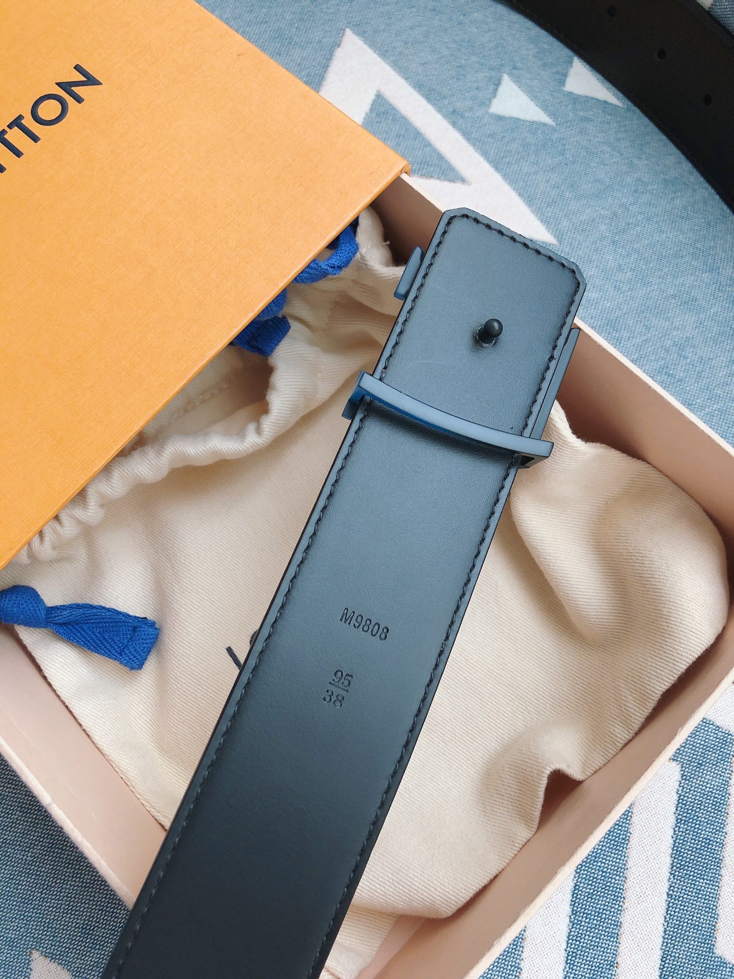 Louis Vuitton Male Leather Belt M-l