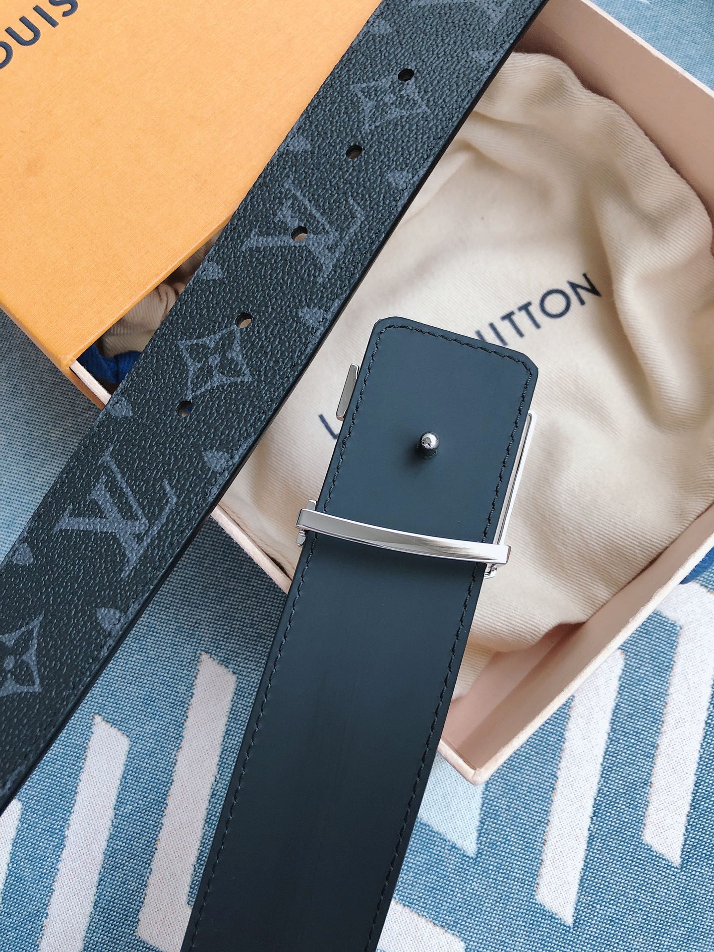 Louis Vuitton Male Leather Belt M-l