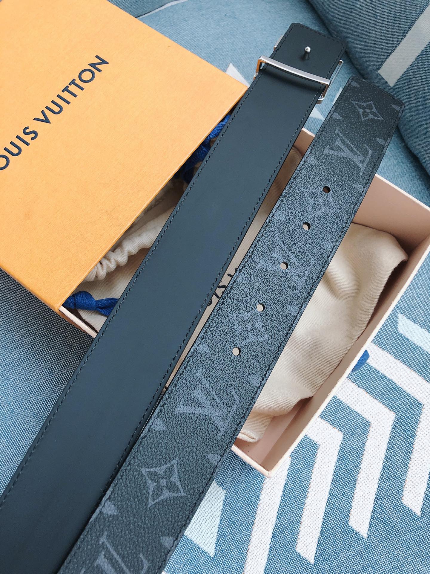 Louis Vuitton Male Leather Belt M-l