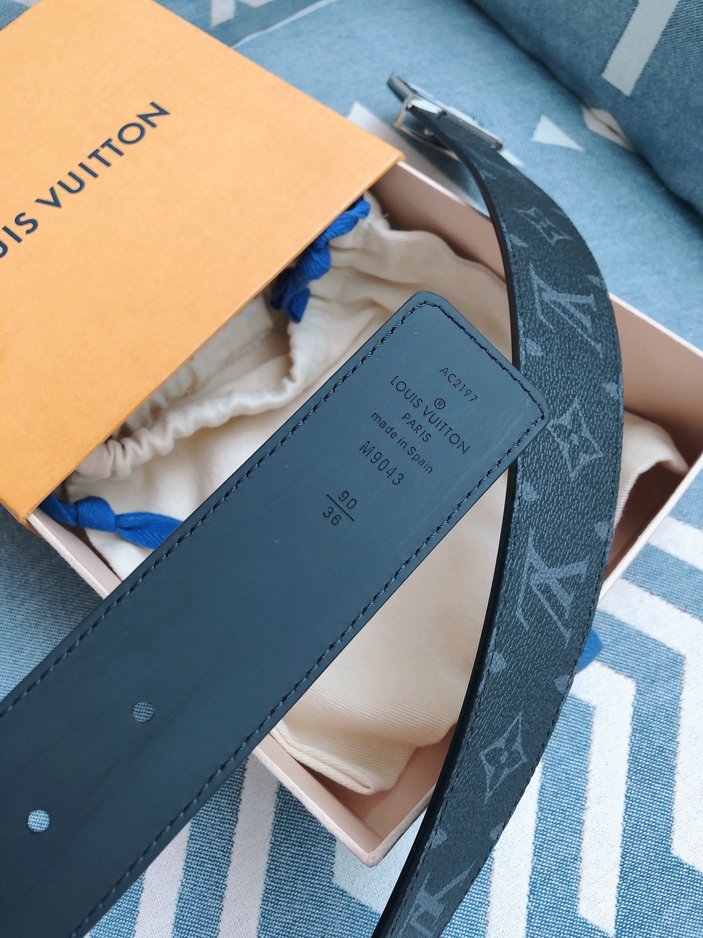 Louis Vuitton Male Leather Belt M-l