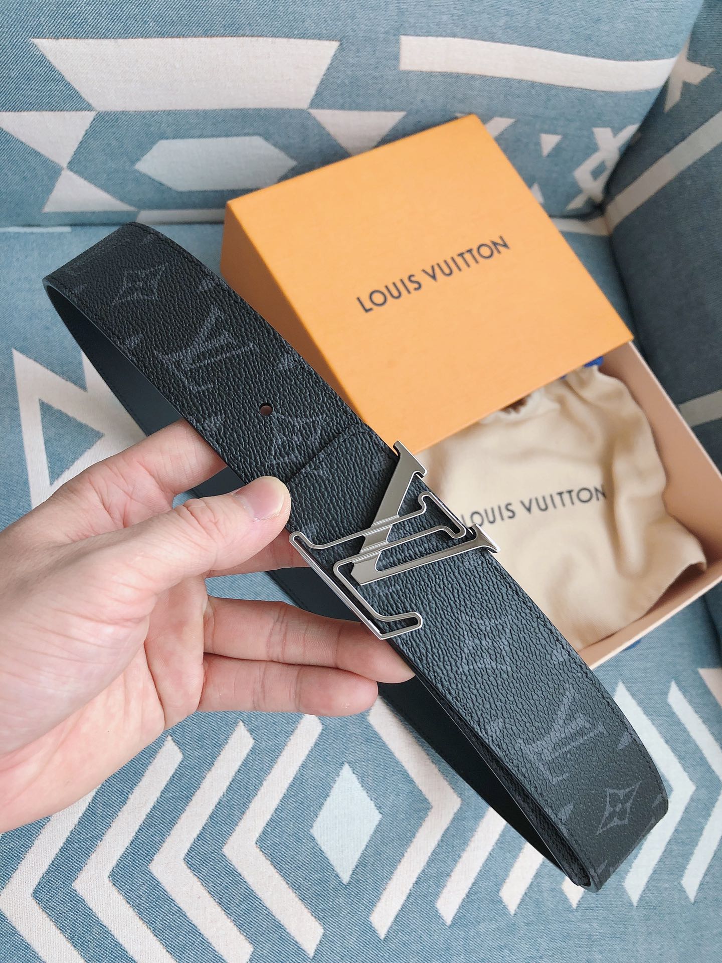 Louis Vuitton Male Leather Belt M-l