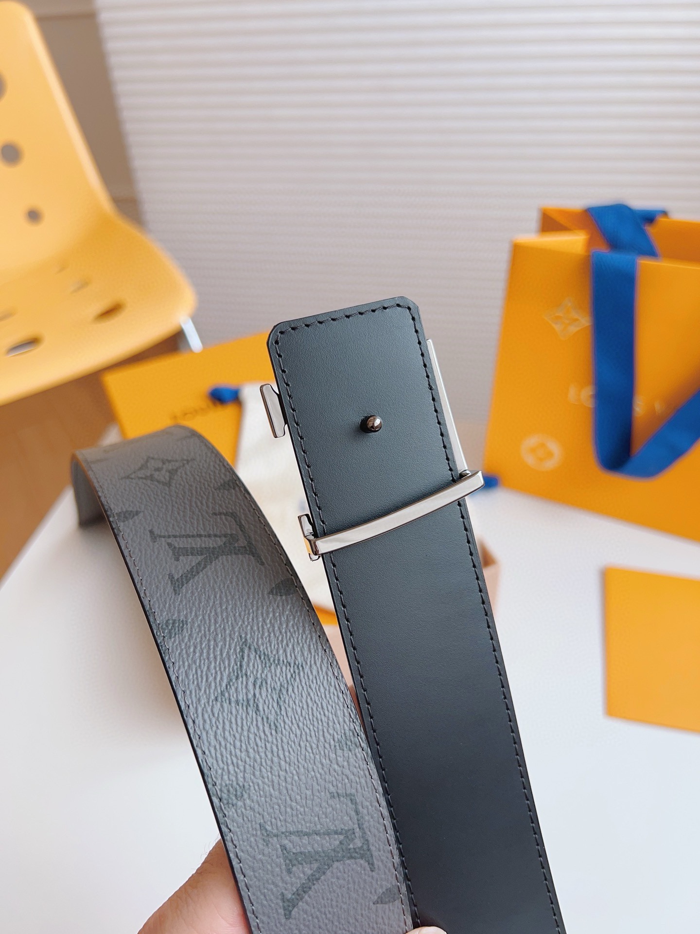 Louis Vuitton Male Basic Belt L