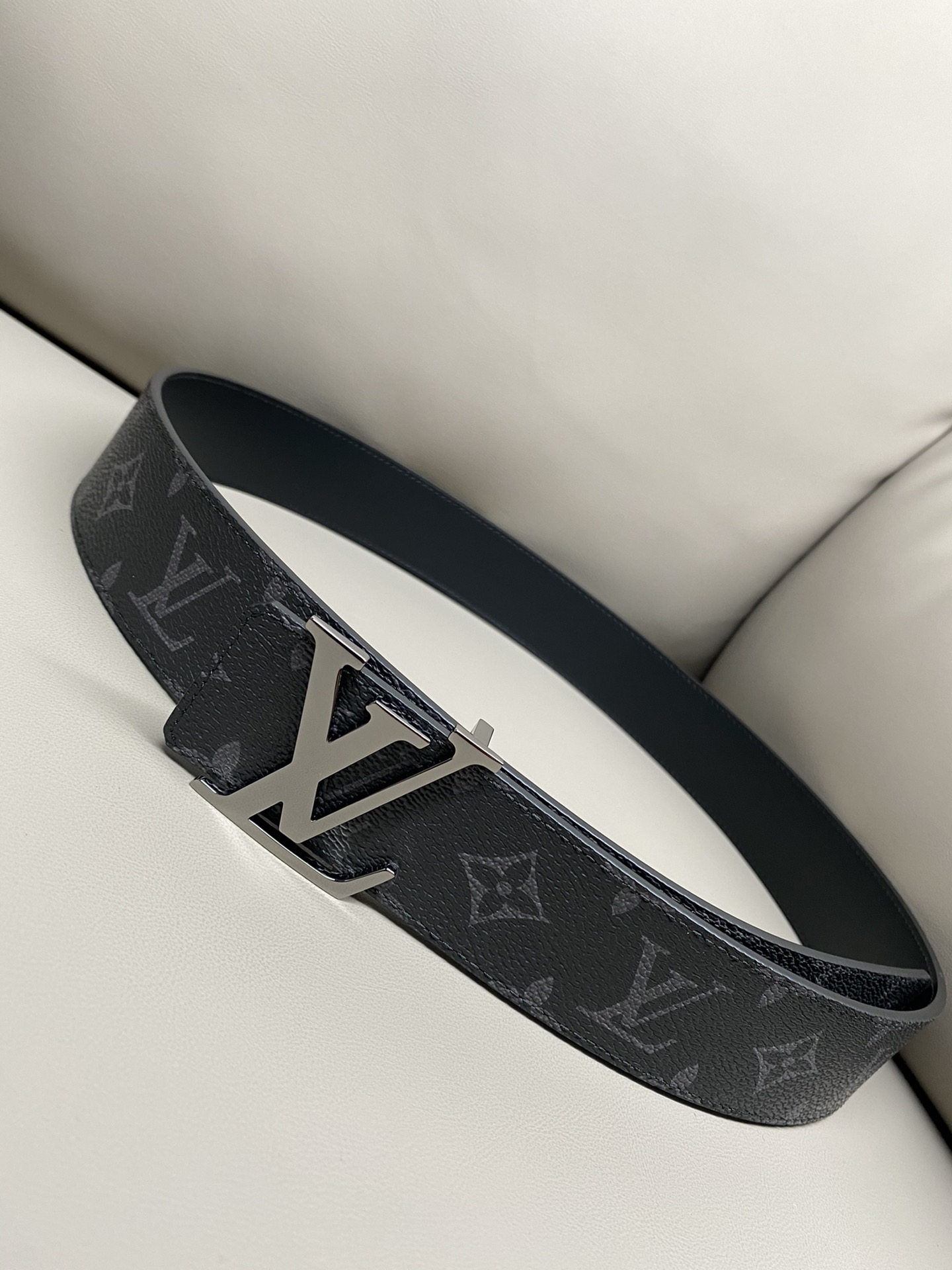 Louis Vuitton Male Basic Belt 40mm-l