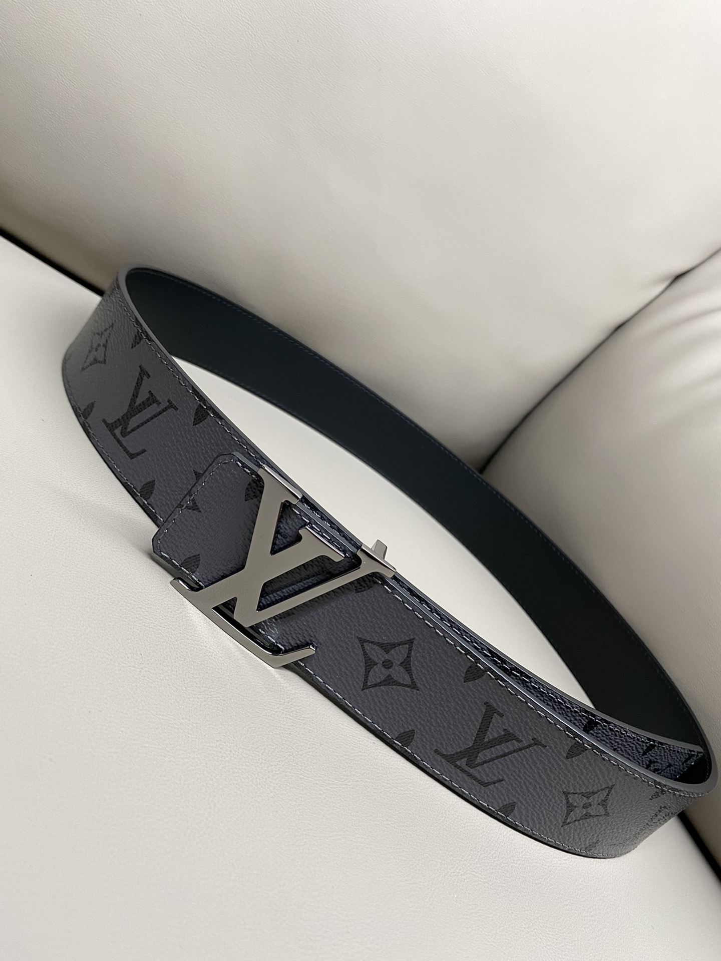 Louis Vuitton Male Basic Belt 40mm-l