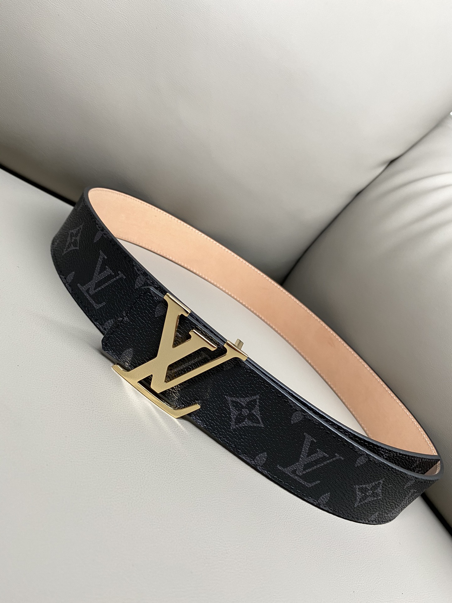 Louis Vuitton Male Basic Belt 40mm-l
