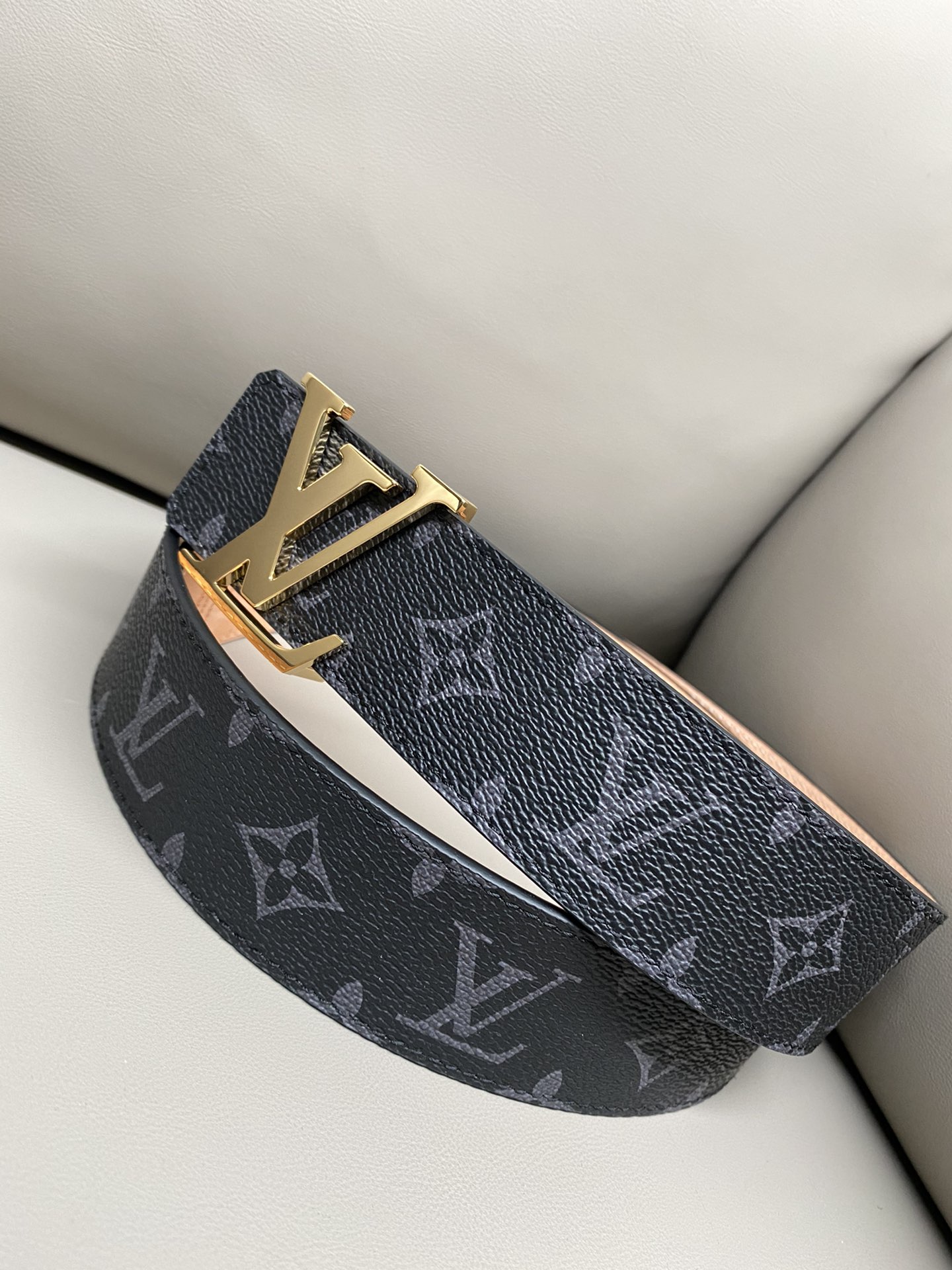 Louis Vuitton Male Basic Belt 40mm-l