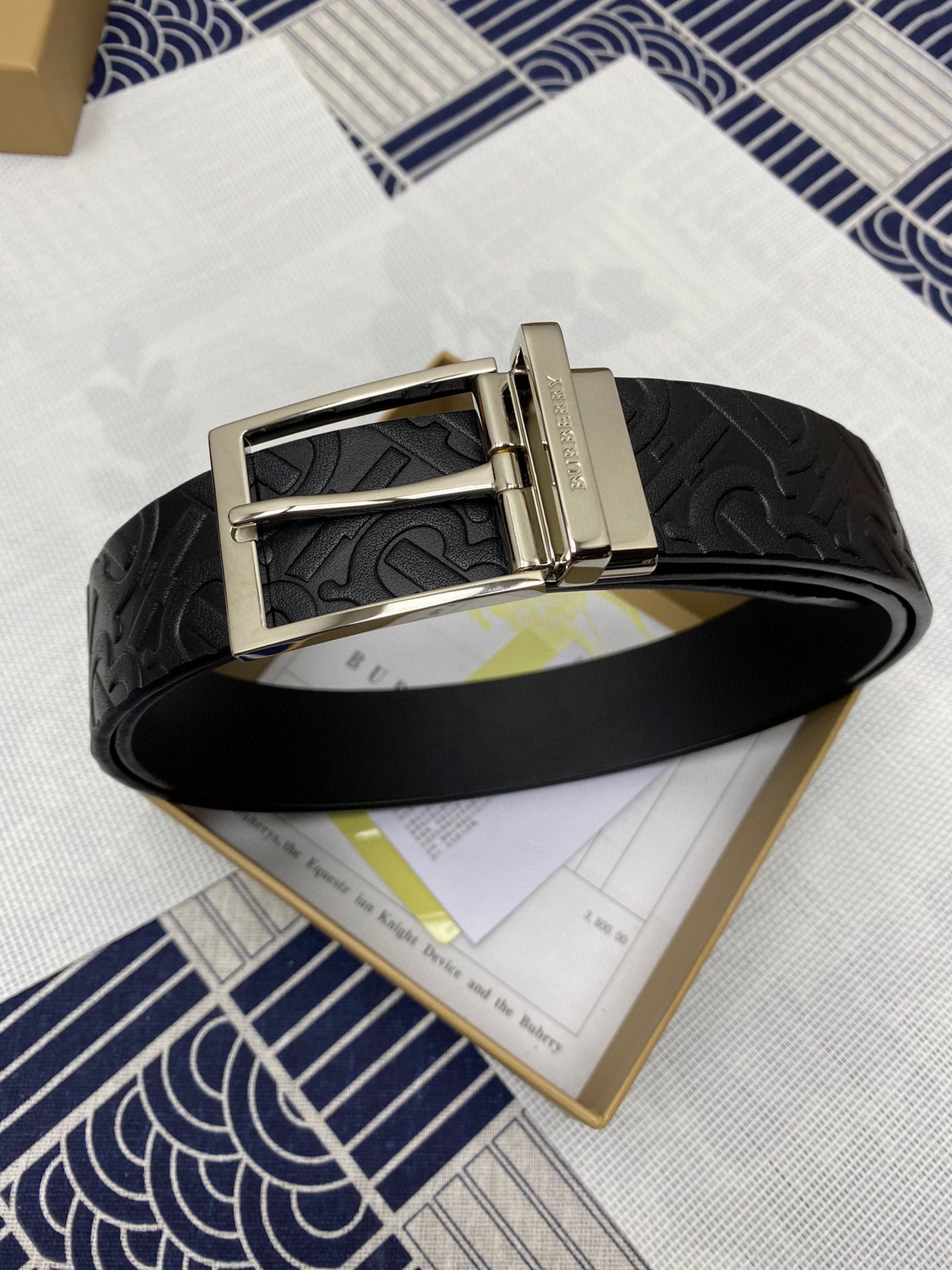Burberry Male Leather Belt Cow Leather M