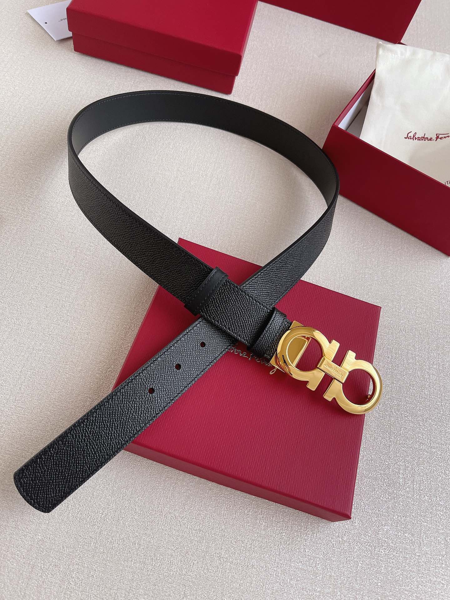Salvatore Ferragamo Leather Belt Cow Leather Adjustable 35mm
