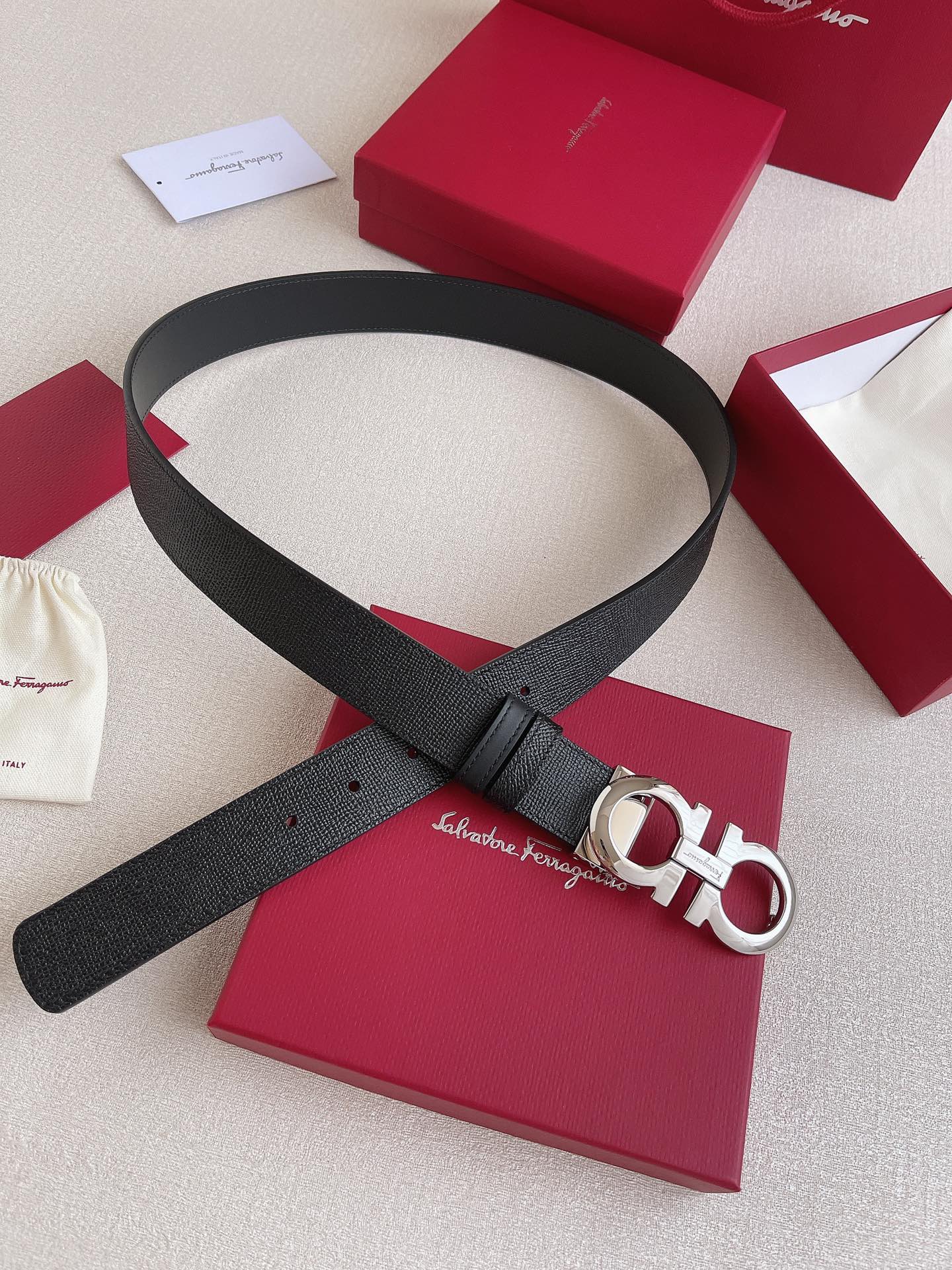 Salvatore Ferragamo Leather Belt Cow Leather Adjustable 35mm