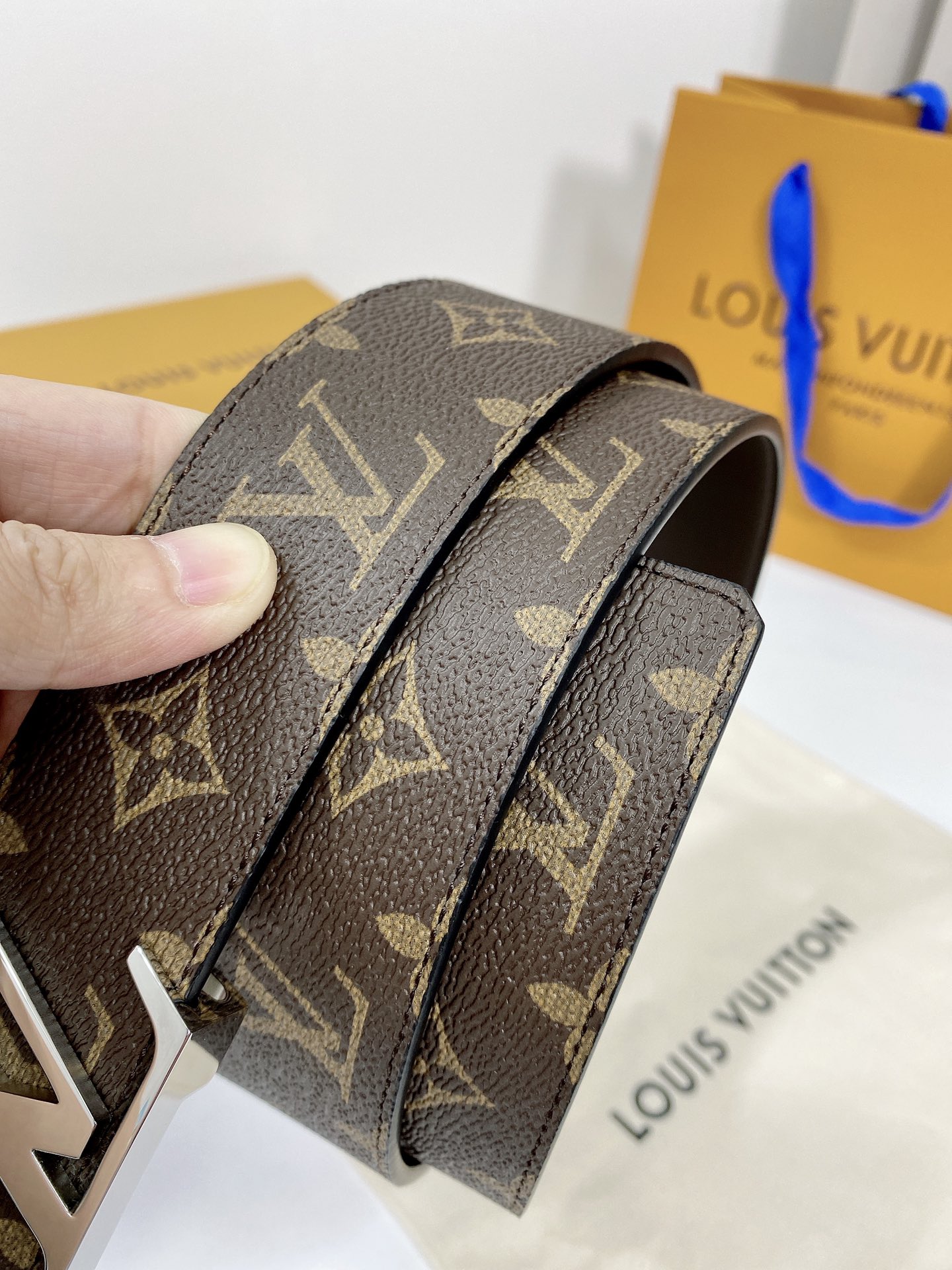 Louis Vuitton Leather Belt Top Grain Leather S-m-l