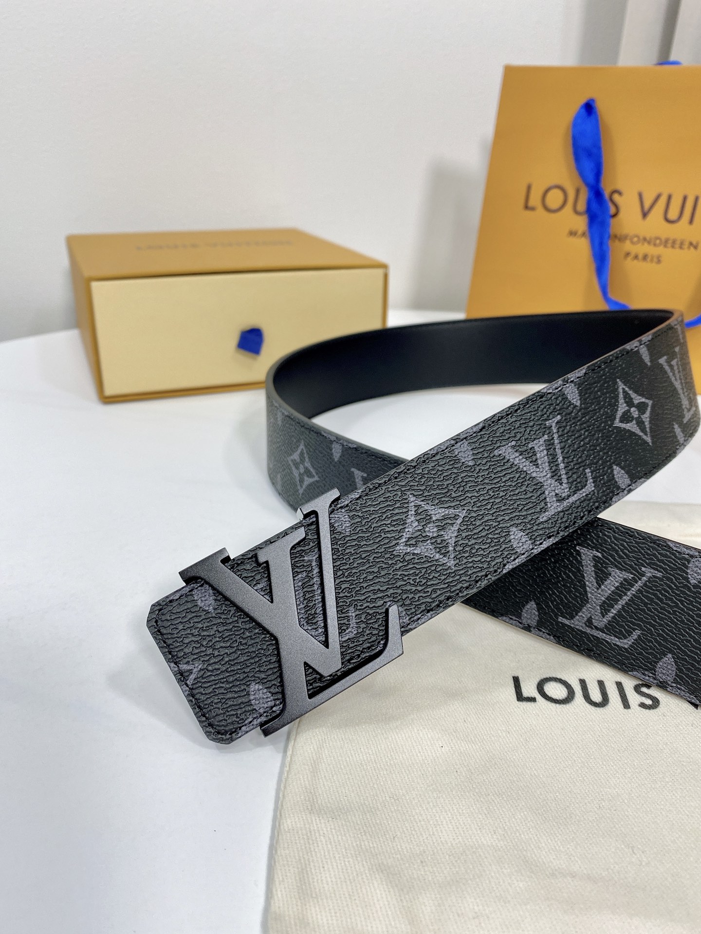 Louis Vuitton Leather Belt Top Grain Leather S-m-l