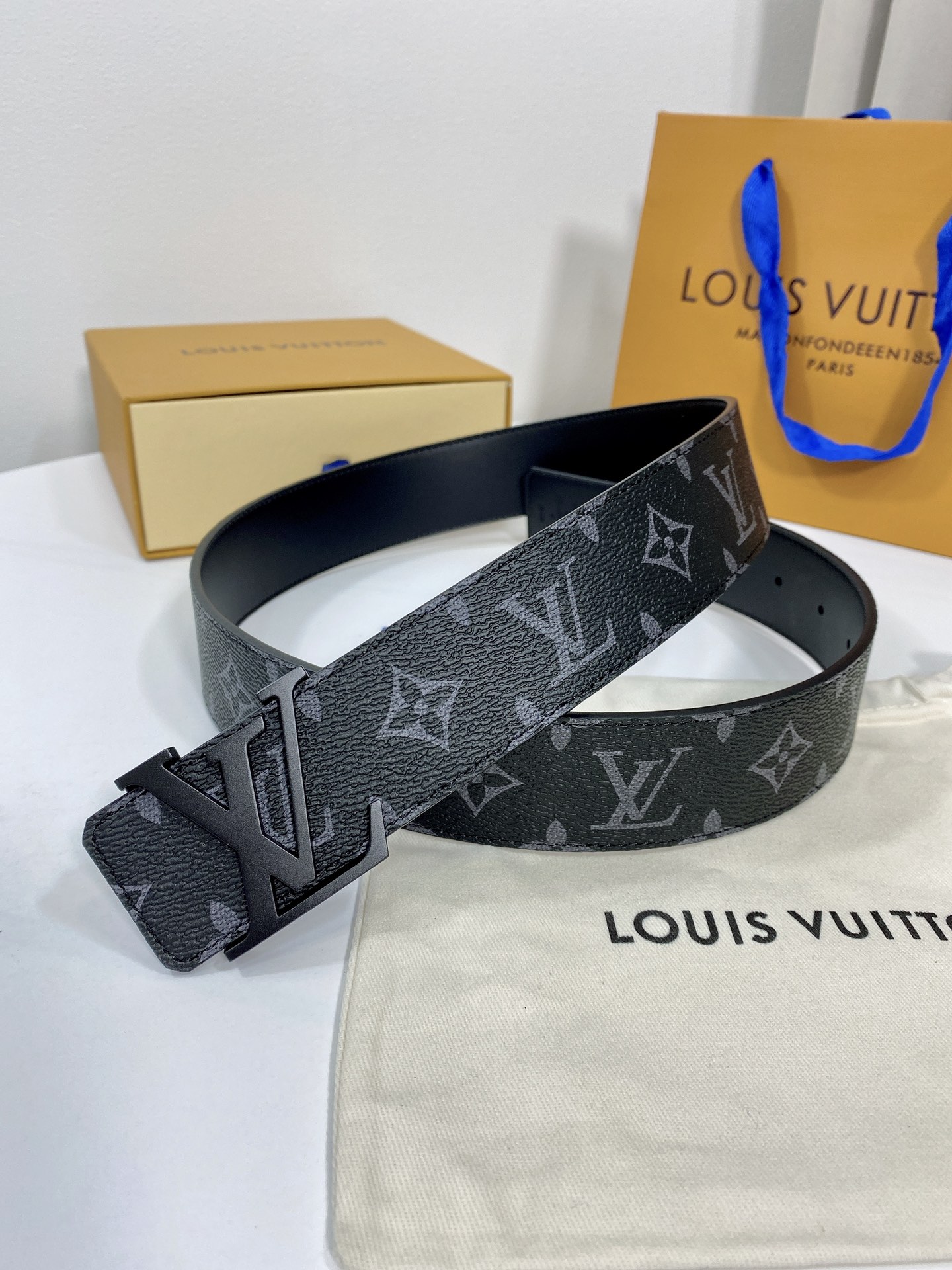 Louis Vuitton Leather Belt Top Grain Leather S-m-l