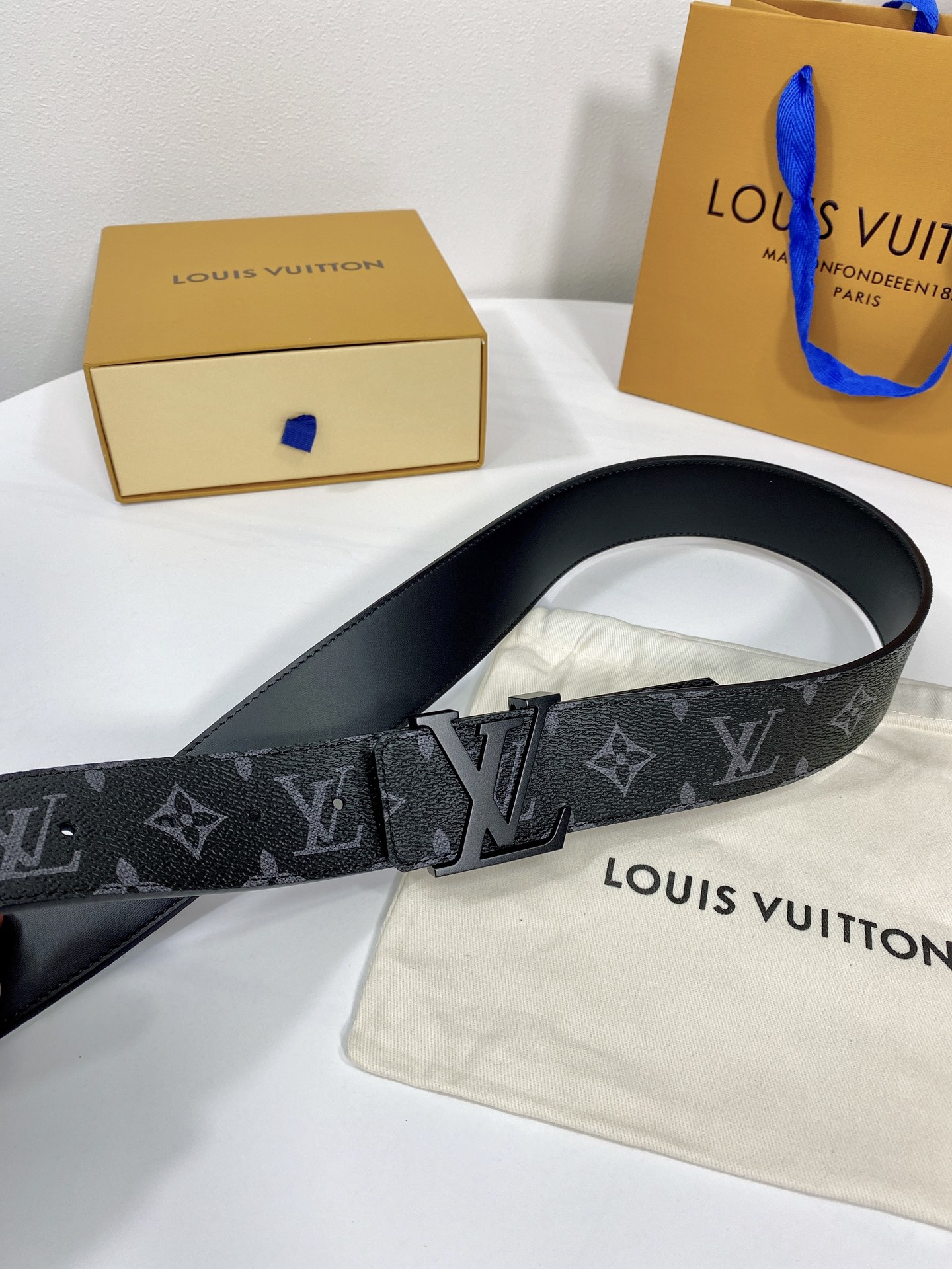 Louis Vuitton Leather Belt Top Grain Leather S-m-l