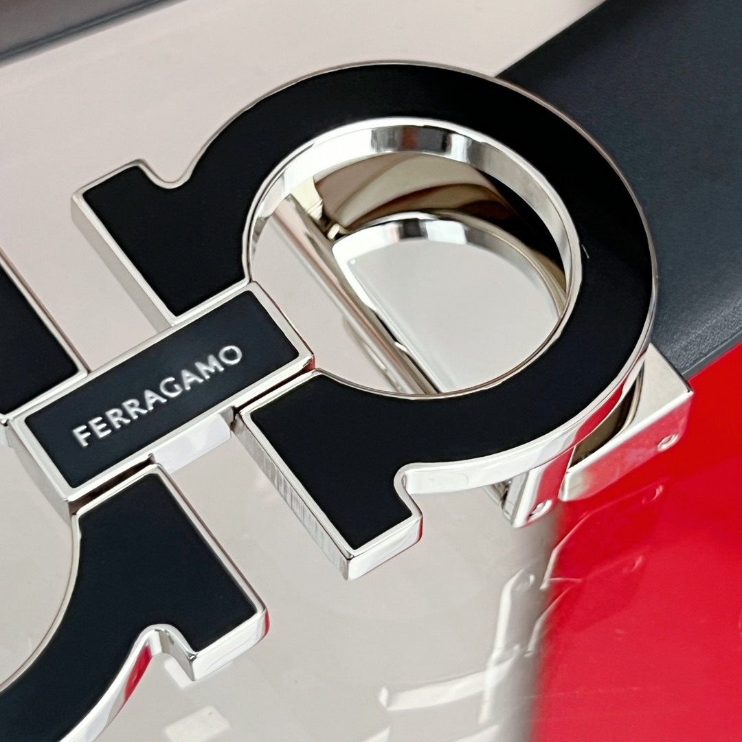 Salvatore Ferragamo Leather Belt Cow Leather Adjustable M