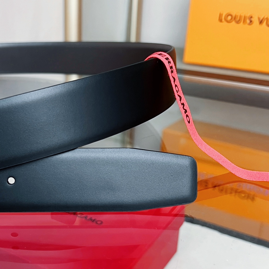 Salvatore Ferragamo Leather Belt Cow Leather Adjustable M