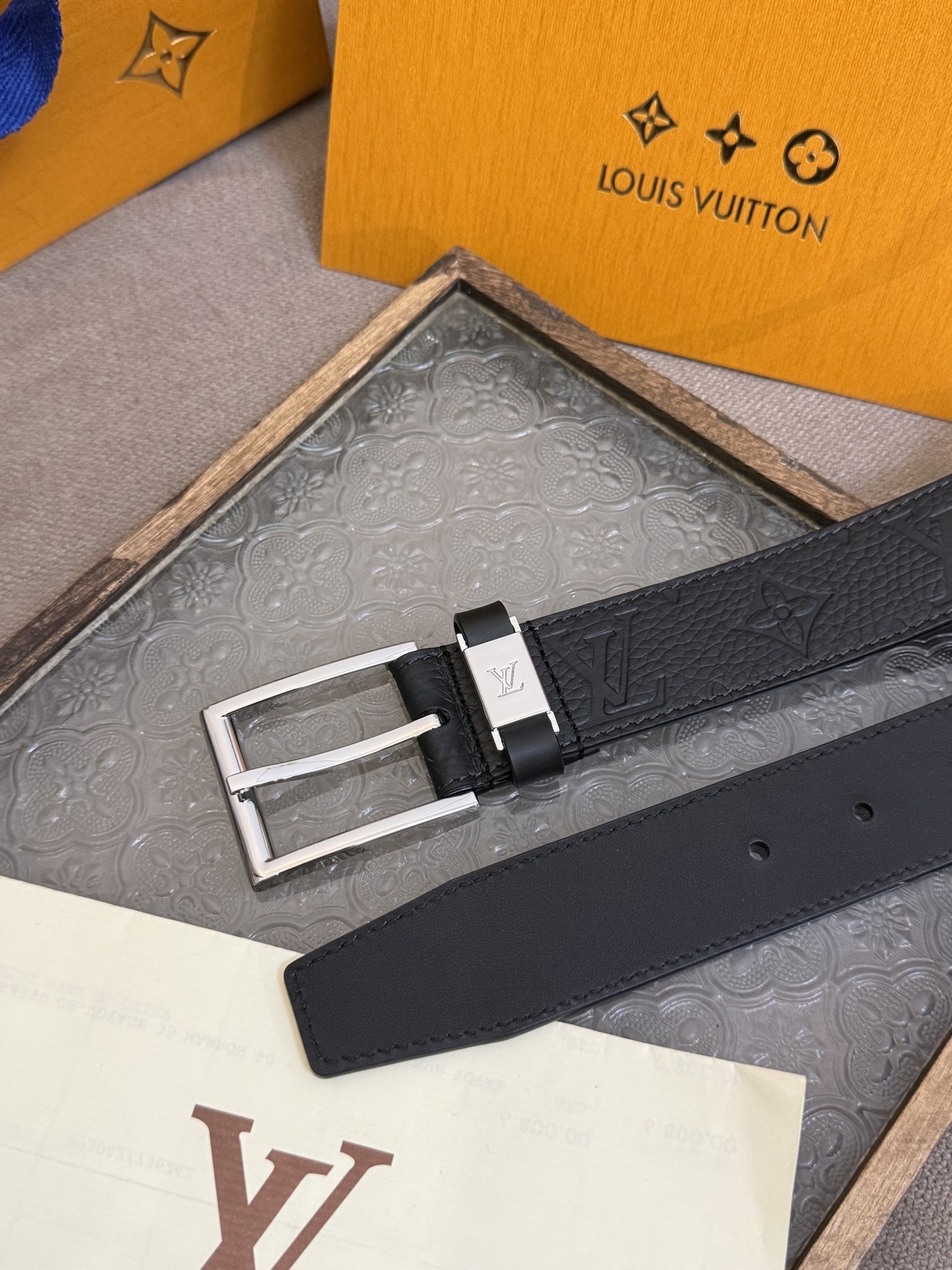 Louis Vuitton Leather Belt Top Grain Leather M-l