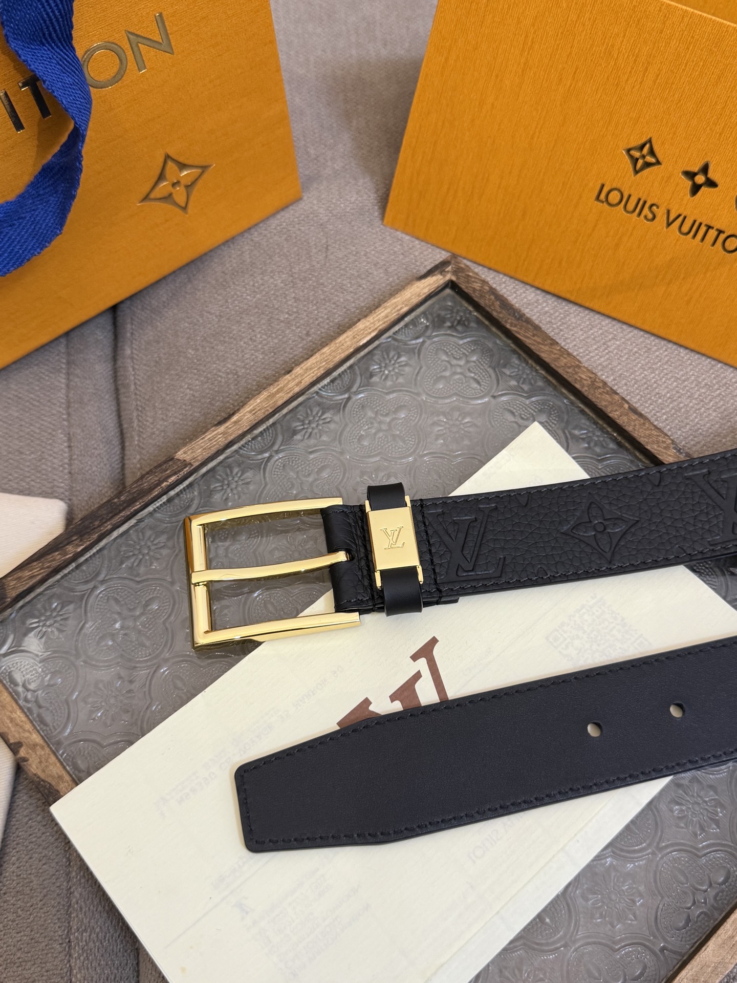 Louis Vuitton Leather Belt Top Grain Leather M-l