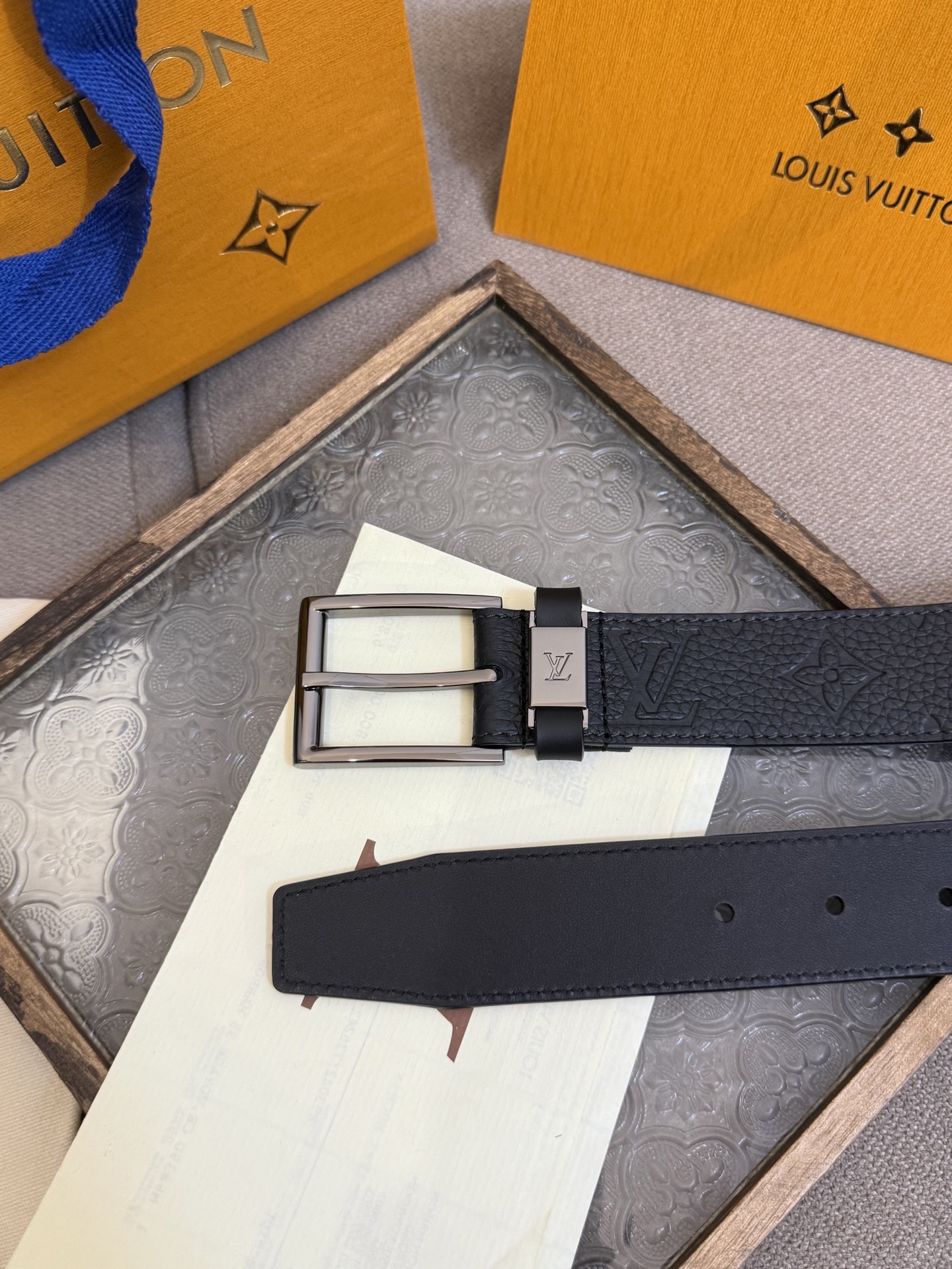 Louis Vuitton Leather Belt Top Grain Leather M-l