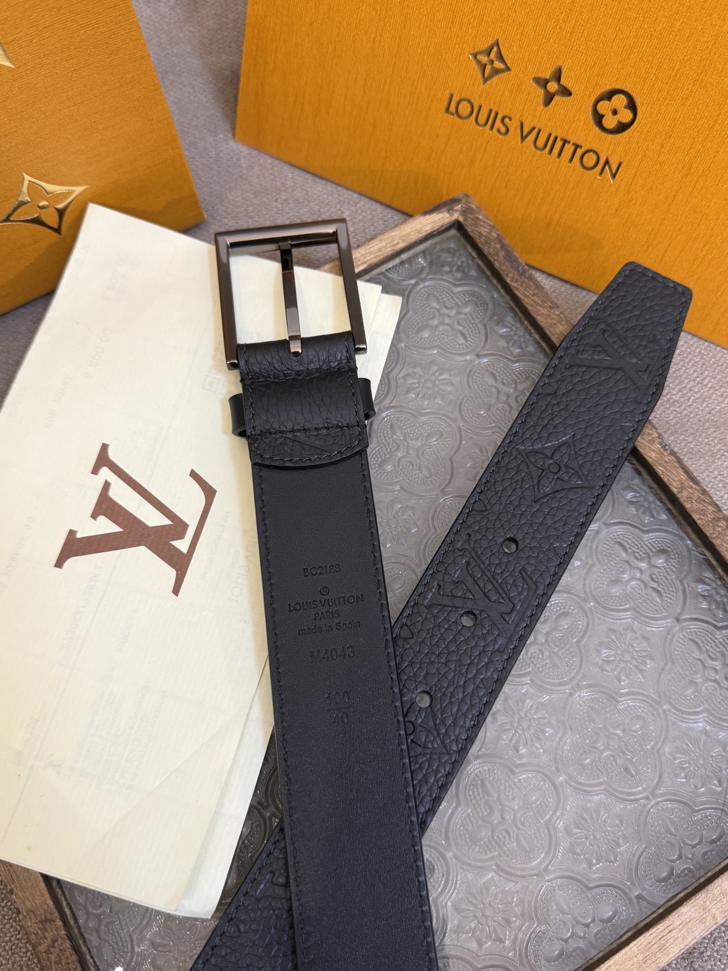 Louis Vuitton Leather Belt Top Grain Leather M-l