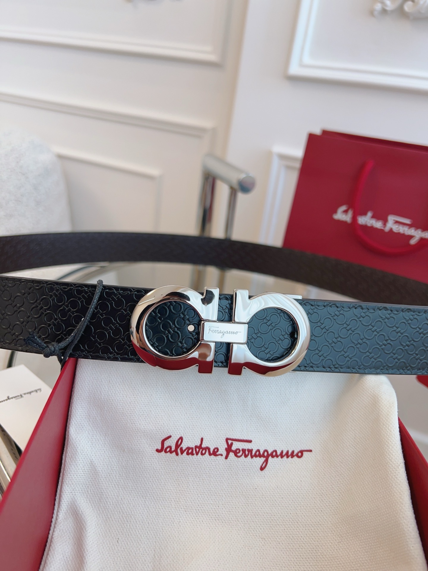 Salvatore Ferragamo Leather Belt M