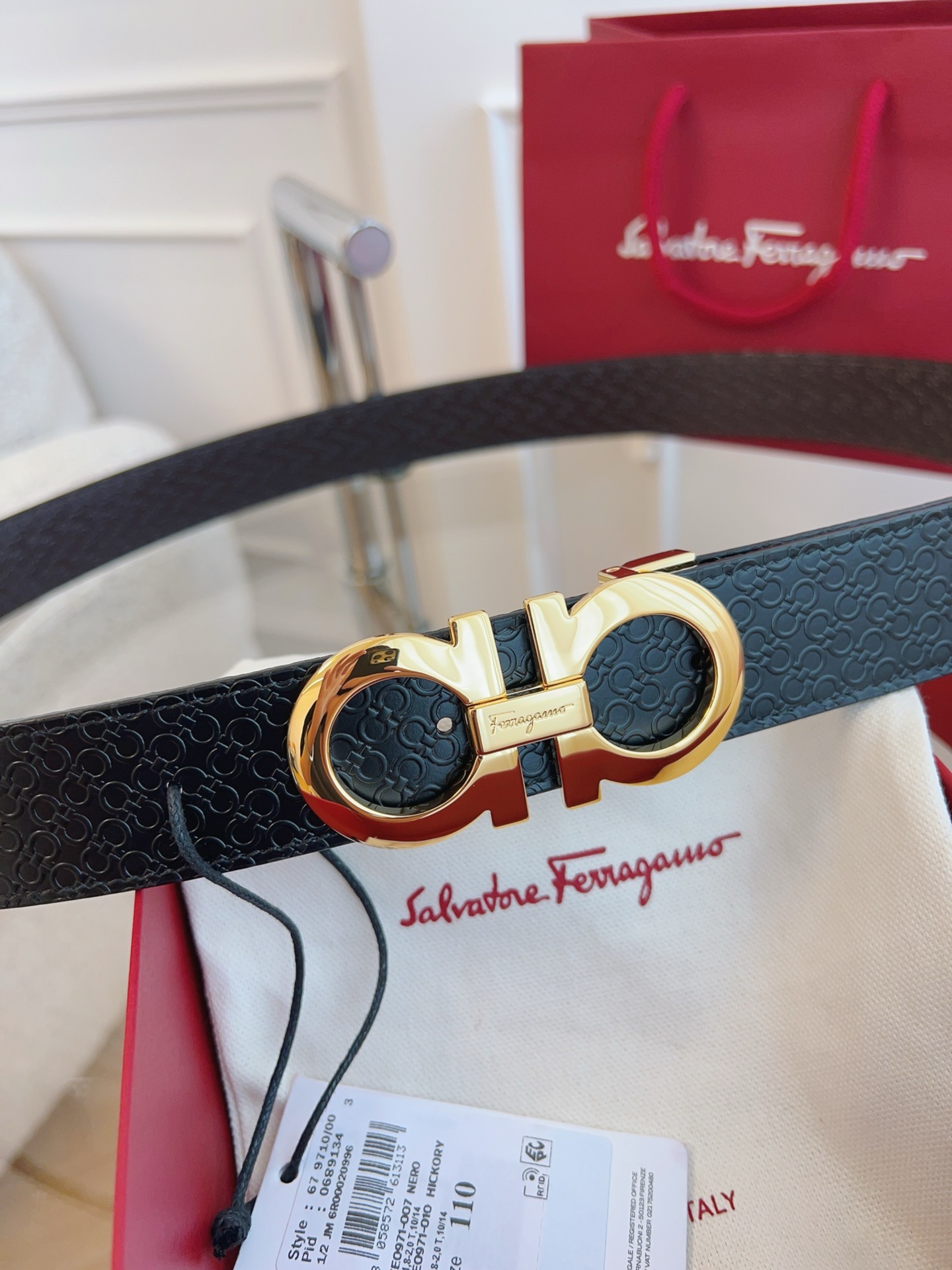 Salvatore Ferragamo Leather Belt M