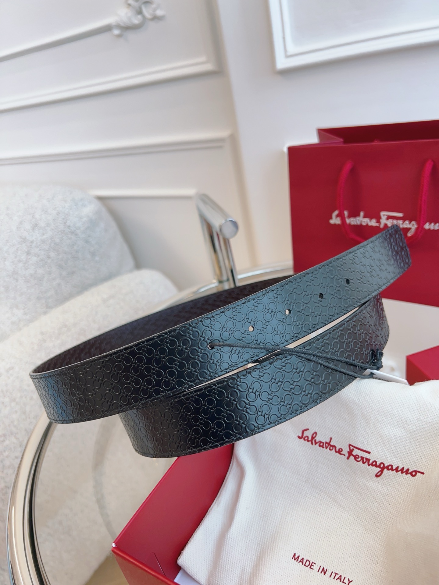 Salvatore Ferragamo Leather Belt M