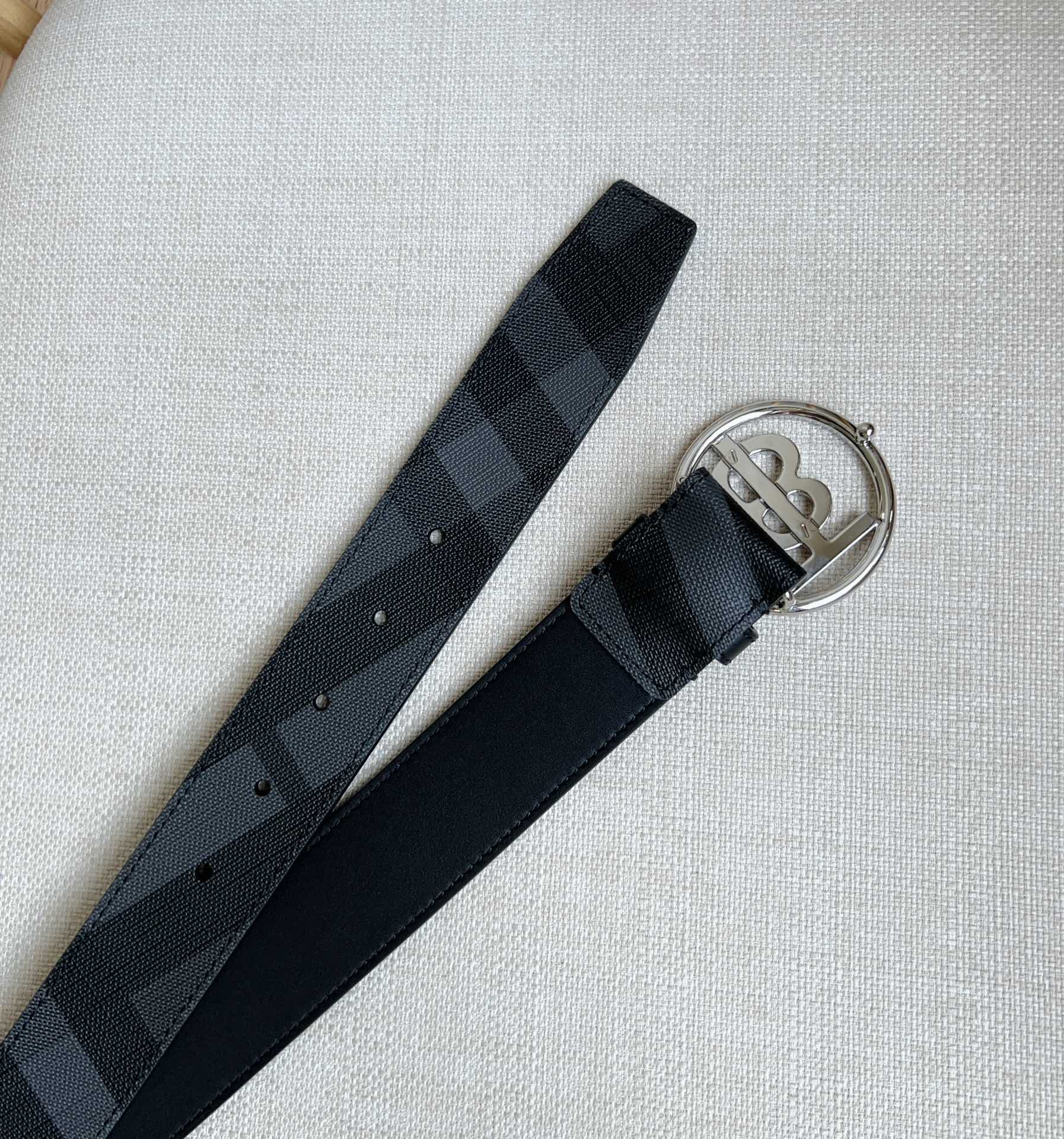 Burberry Basic Belt M-l