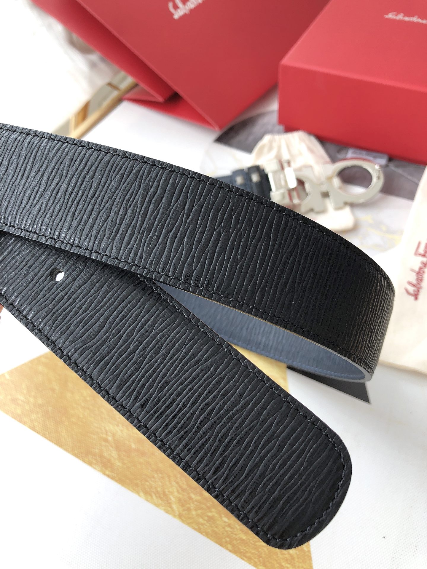 Salvatore Ferragamo Male Leather Belt M