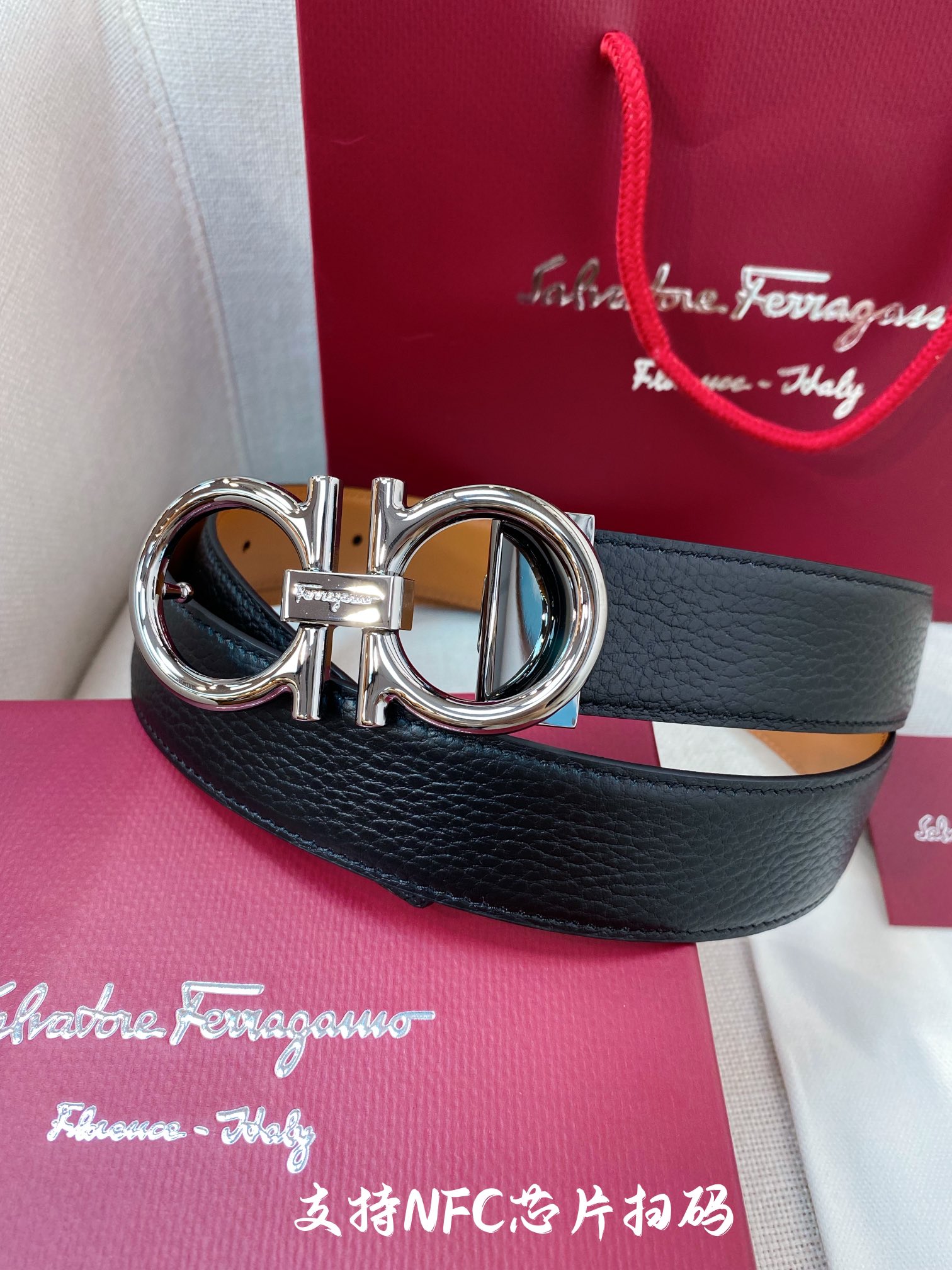 Salvatore Ferragamo Male Leather Belt M
